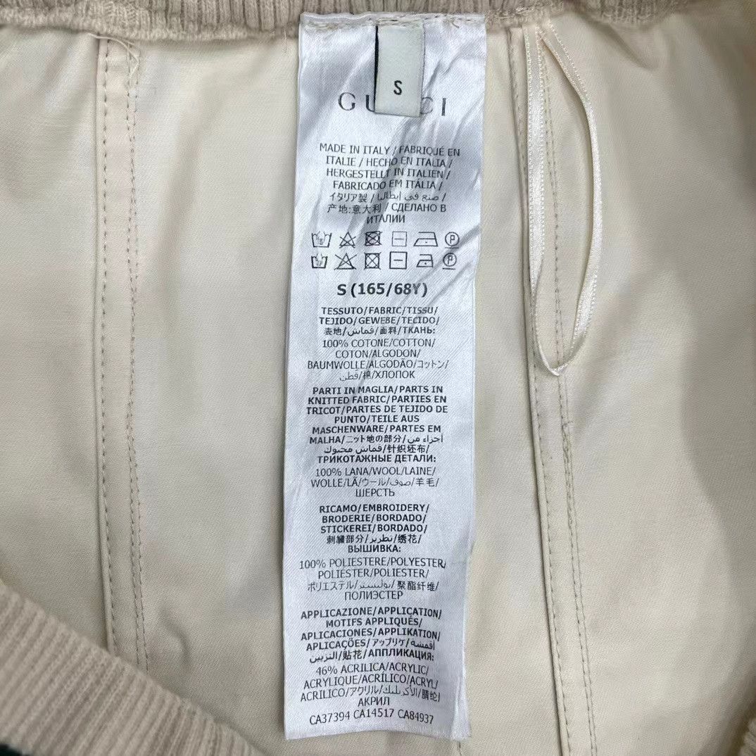 Gucci Gucci beige patch letter skirt Nextarrow-2412 Size 28" / US 6 / IT 42 - 4 Thumbnail
