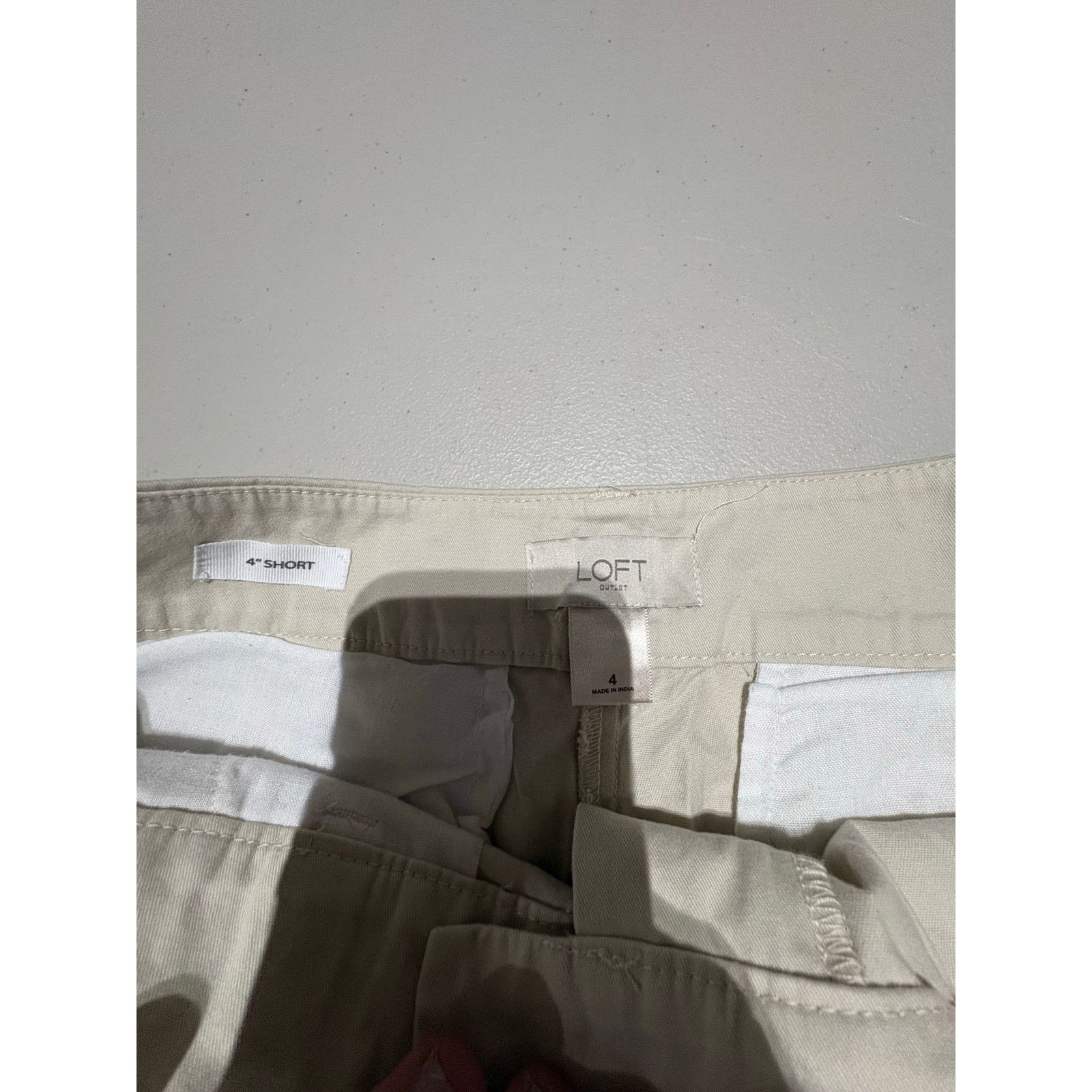 Loft LOFT Outlet Women’s White Casual Shorts Size 4 4” Inseam Size 27" / US 4 / IT 40 - 4 Thumbnail