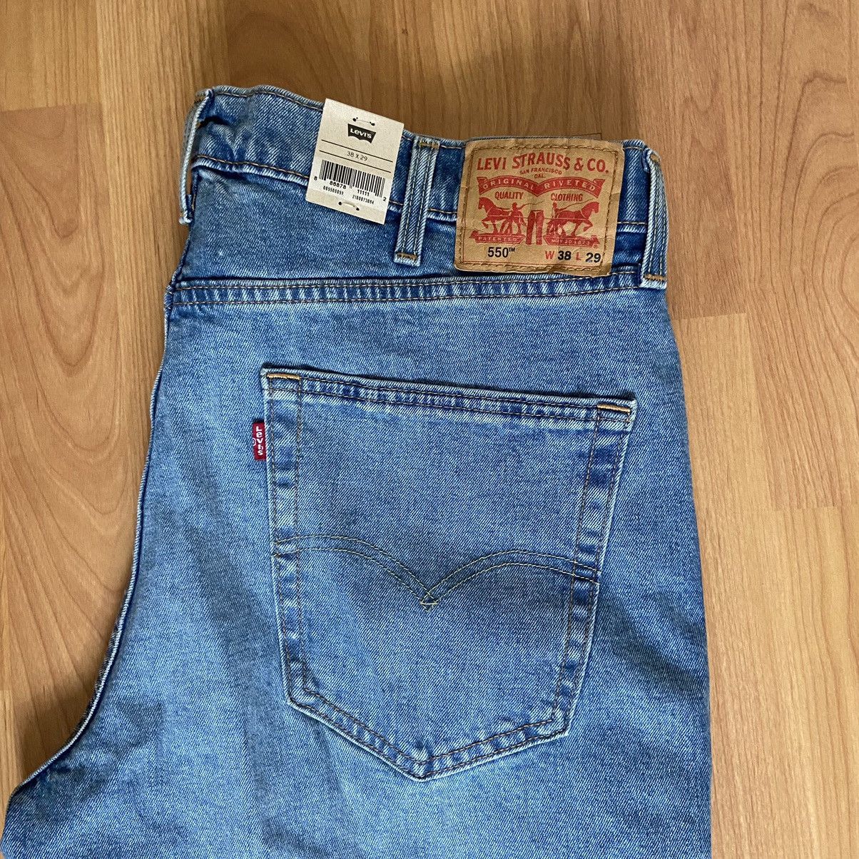 Levi's NWT Levi’s Men’s 550 Relaxed Jeans Size 38x29 Size US 38 / EU 54 - 7 Thumbnail