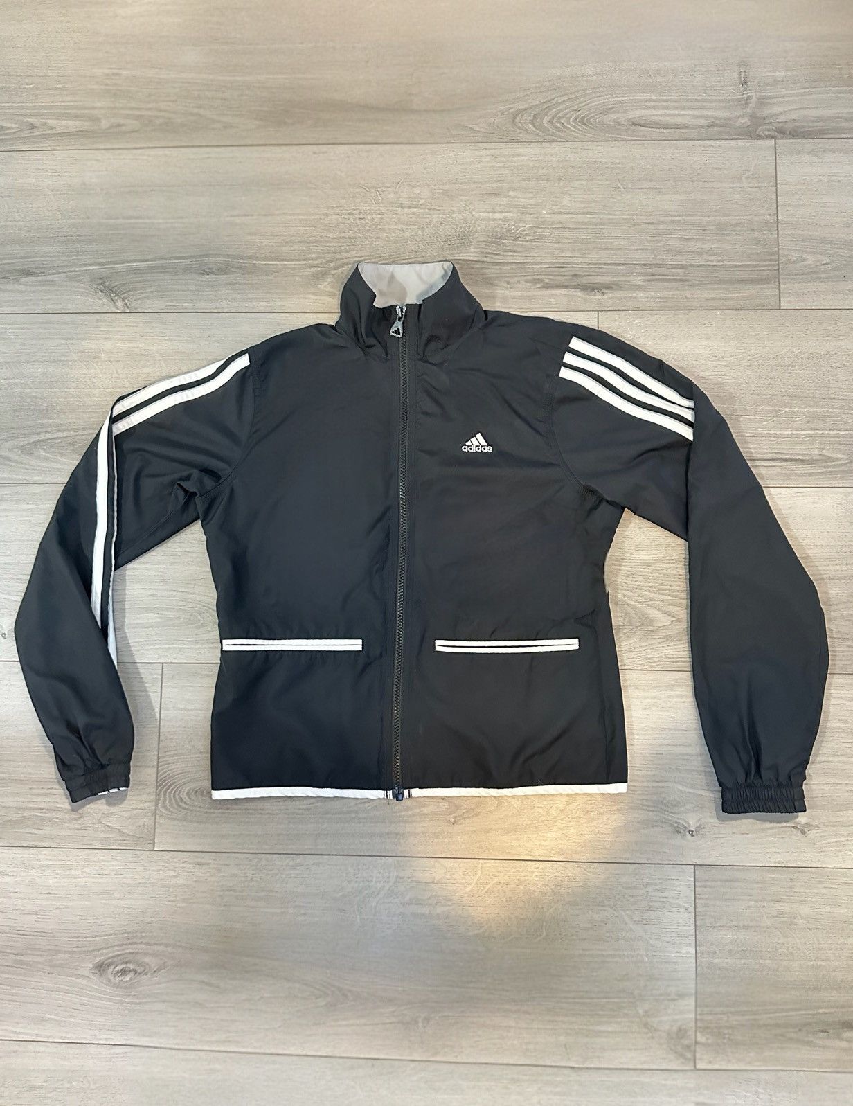 Adidas Mid 2000s Adidas Black & White Lightweight Windbreaker Size S / US 4 / IT 40 - 2 Thumbnail