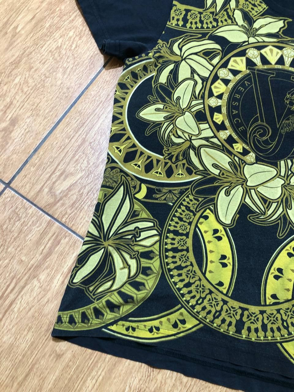 Versace Jeans Couture Versace Jeans Overprint Big Logo Luxury T-Shirt Size US M / EU 48-50 / 2 - 15 Thumbnail