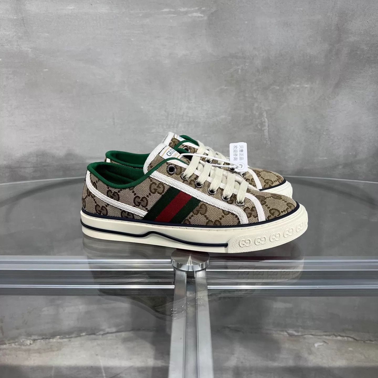 Gucci Gucci 1977 GG Supreme Monogram Women's 35 Sneakers Size US 4.5 / IT 34.5 - 4 Thumbnail