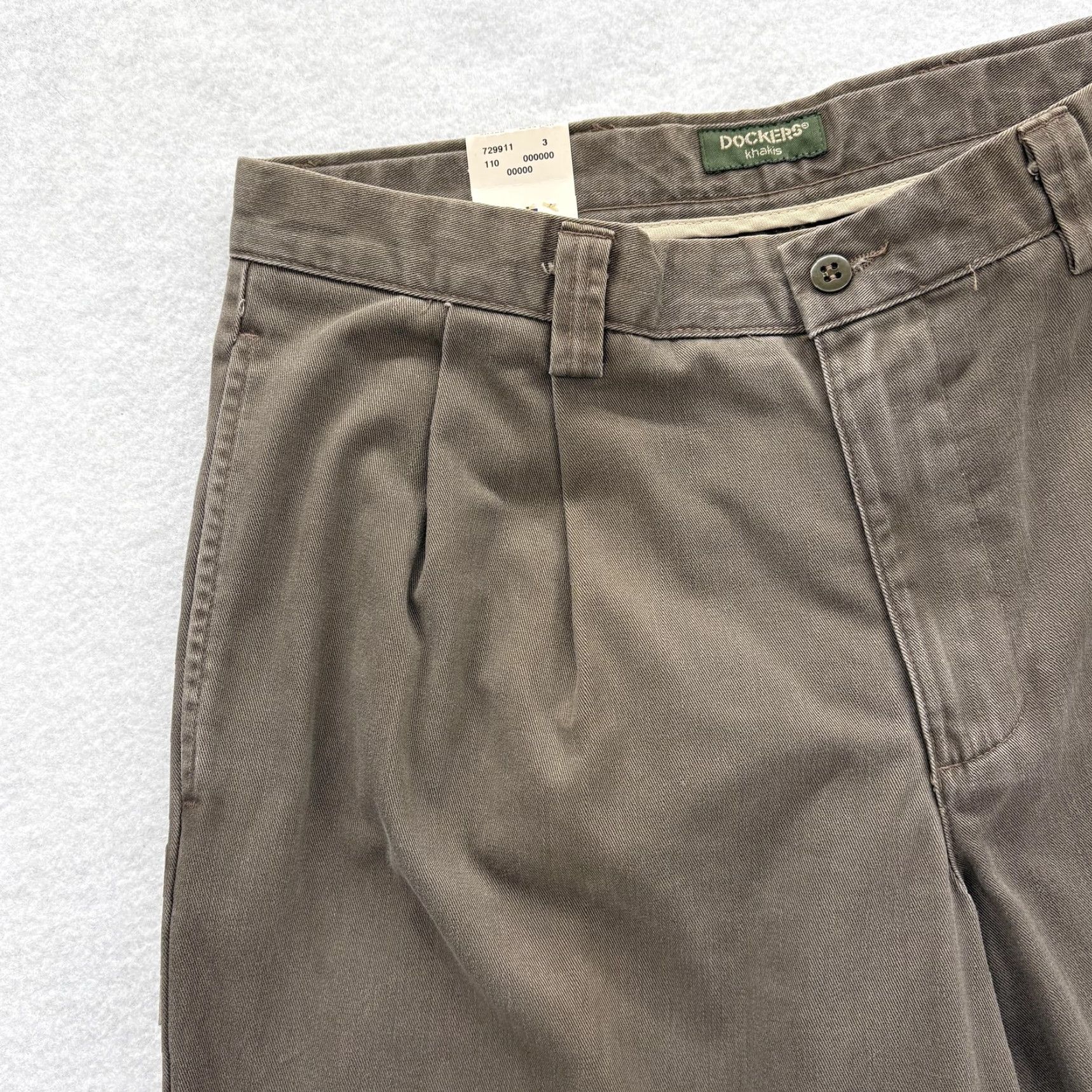 Dockers VINTAGE Dockers Premium Khakis Pants Mens 33x30 Brown Pleated Relaxed No Wrinkle Size US 33 - 4 Thumbnail