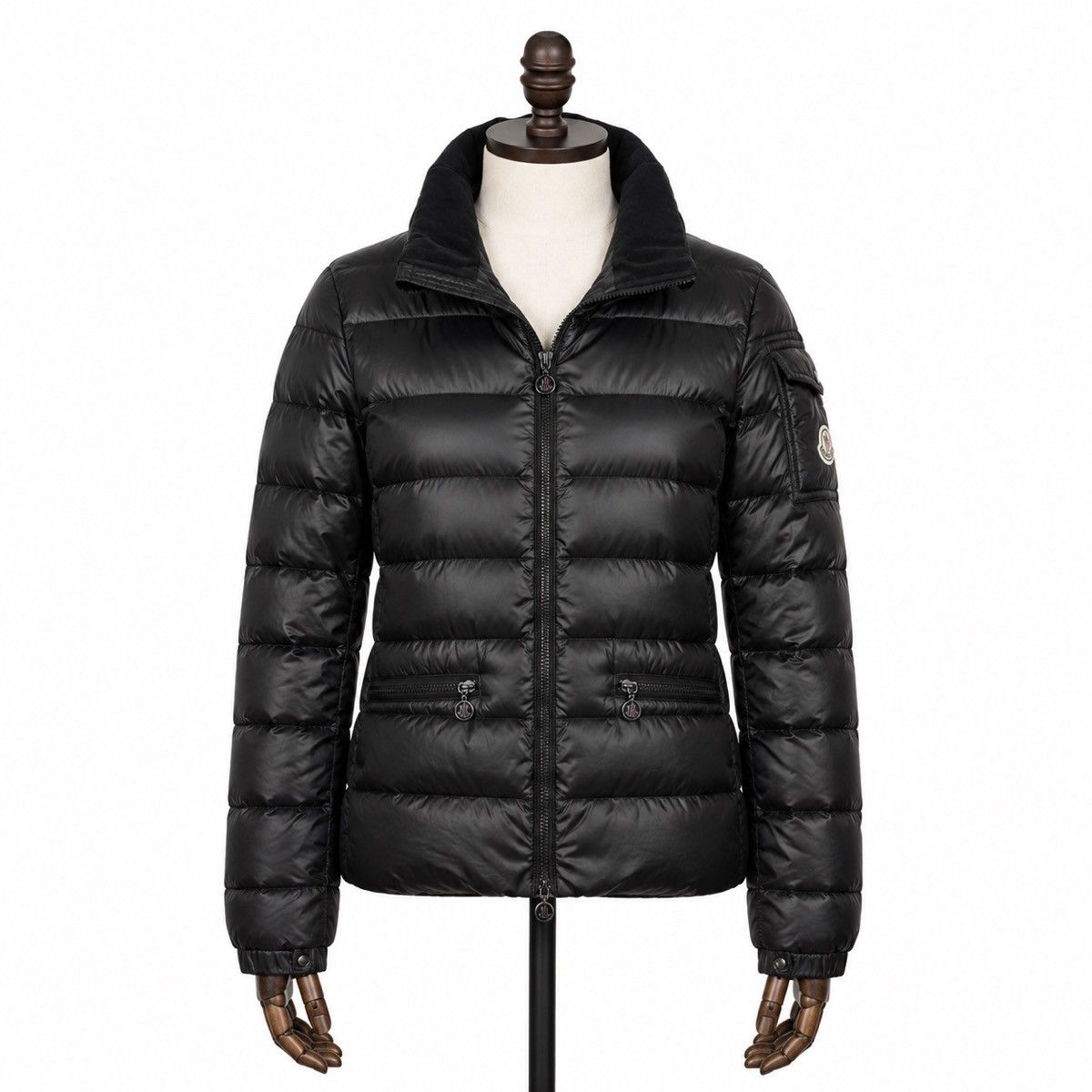 Moncler Women`s Moncler Nylon Puffer Jacket Authentic Size 1 / S-M Size M / US 6-8 / IT 42-44 - 2 Thumbnail