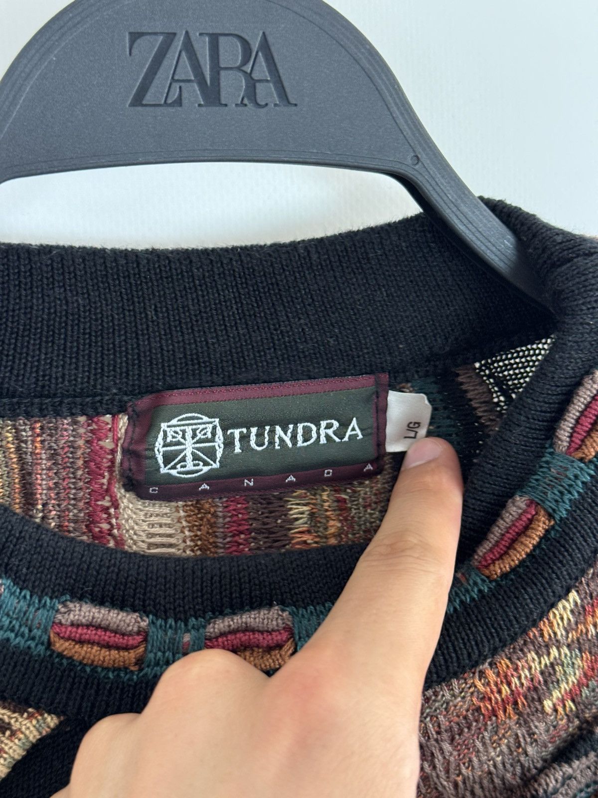 Tundra Canada Vintage Tundra Canada Abstract Knitted Coogi Style Sweater Size US L / EU 52-54 / 3 - 5 Thumbnail
