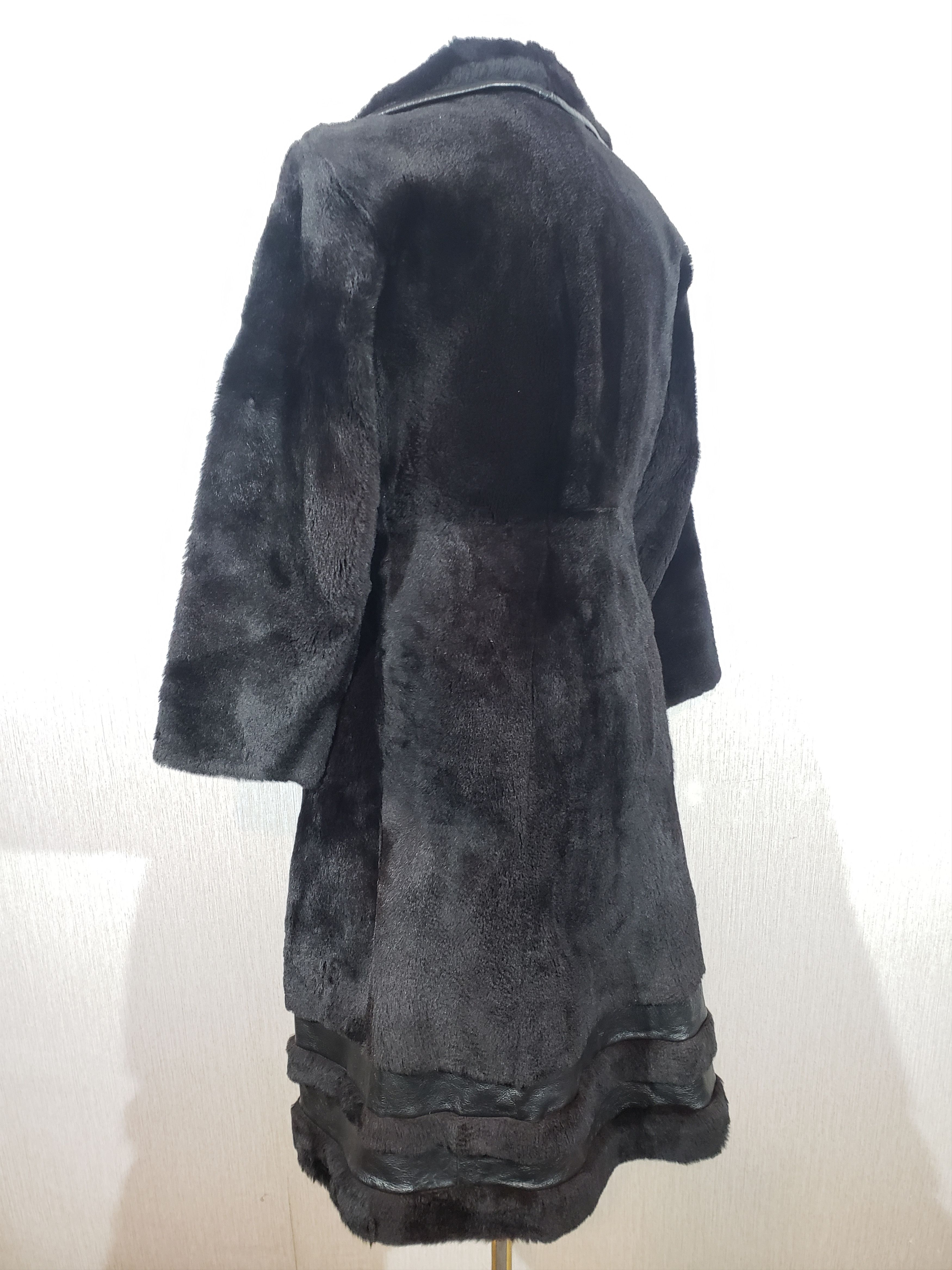 Other Black women's fur coat with sheared fur. Size M / US 6-8 / IT 42-44 - 6 Thumbnail