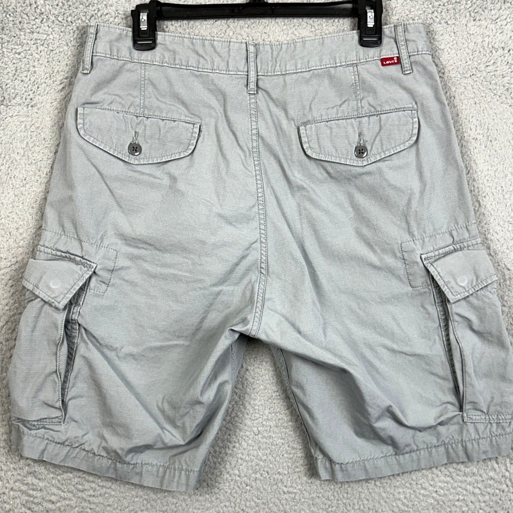 Levi's Levi's Shorts Men 32 Grey Cargo Ripstop Flat Front Utility Pocket Outdoor Cotton Red Tab Canvas Button Size US 32 / EU 48 - 2 Thumbnail