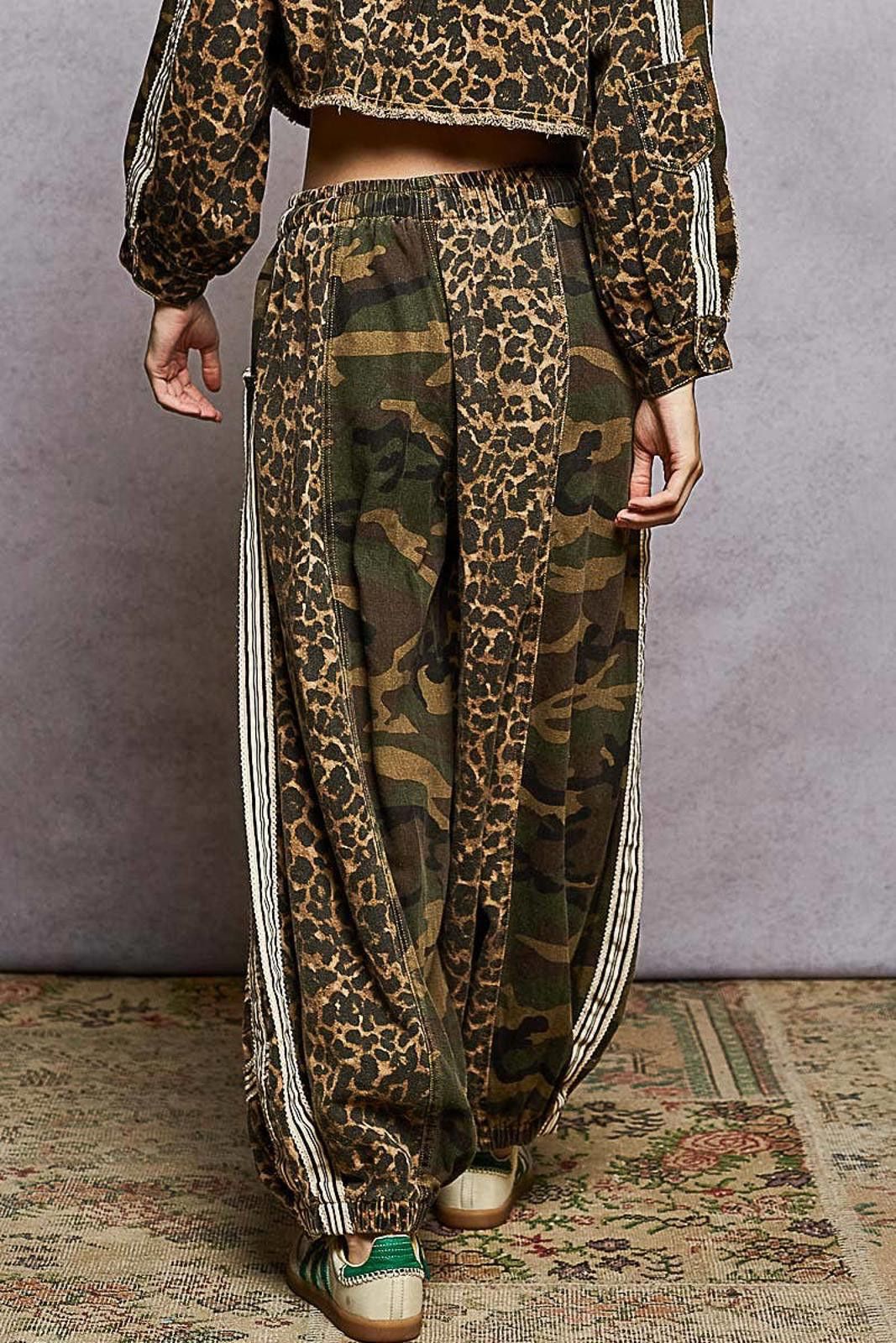 Other Printed Woven Contrast Band Trim Jogger Pants by POL Size 28" / US 6 / IT 42 - 7 Thumbnail
