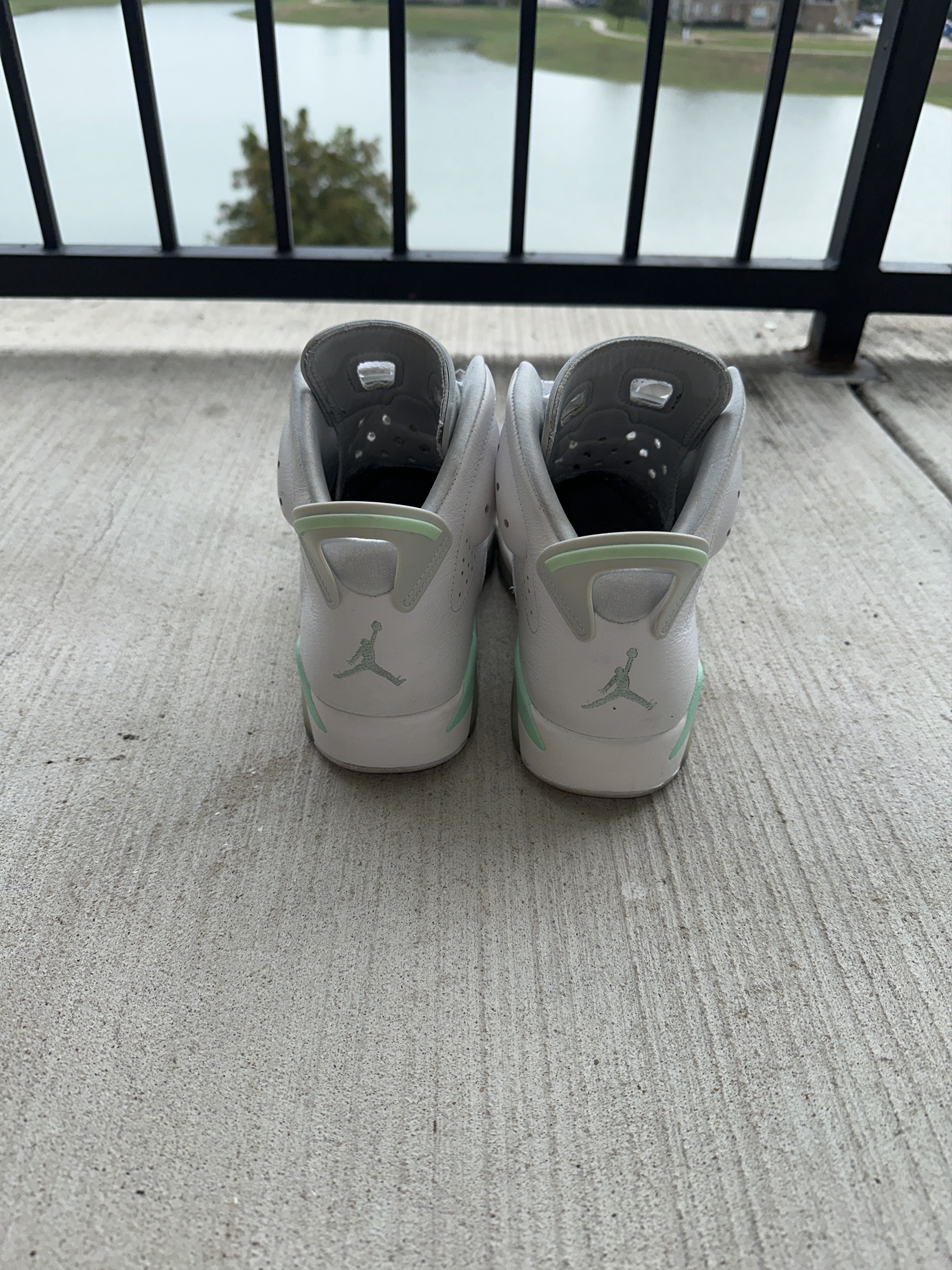 Jordan Brand Wmns Jordan 6 retro “Mint foam” Size US 10 / IT 40 - 2 Thumbnail