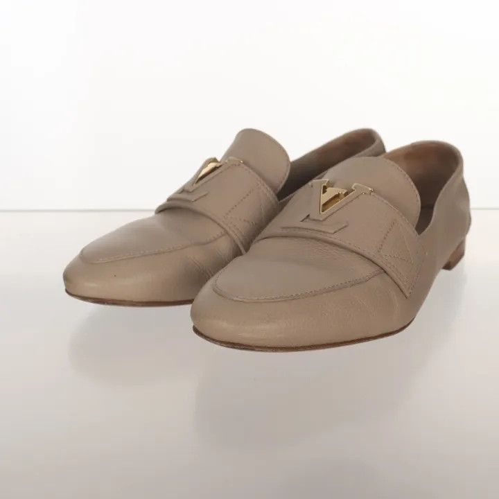 Louis Vuitton Louis Vuitton Beige Capri Comfortable Loafers 0079 Size US 6 / IT 36 - 1 Thumbnail