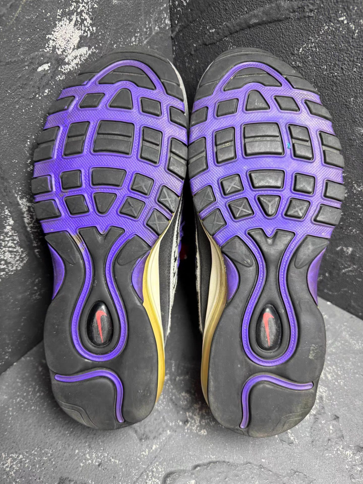 Nike Nike Air Max 98 Black & Purple Q10 Size US 8 / EU 41 - 3 Thumbnail