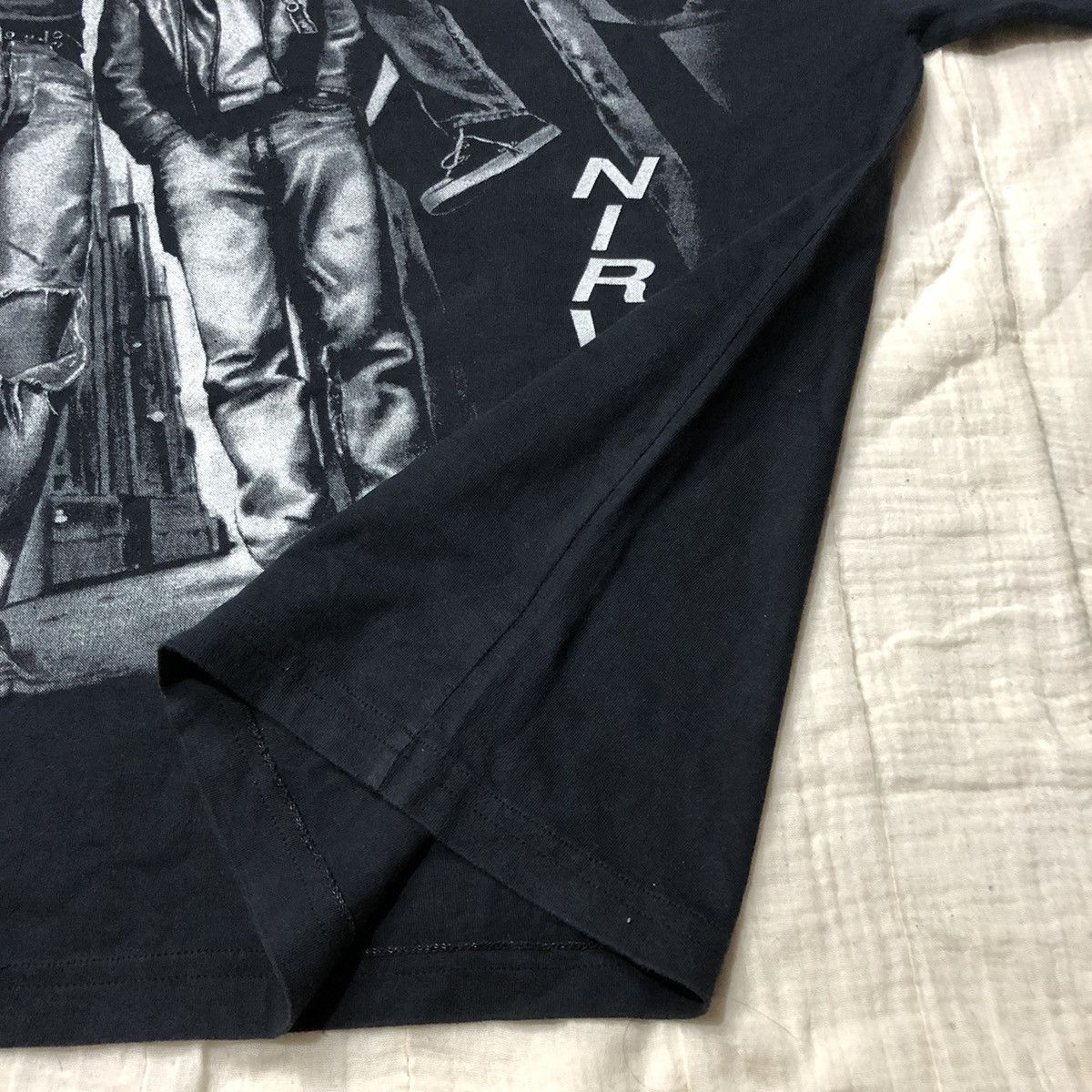 Band Tees Vintage 1999 Nirvana Kurt Cobain Rare ERD GRUNGE T Shirt Size US XL / EU 56 / 4 - 8 Thumbnail