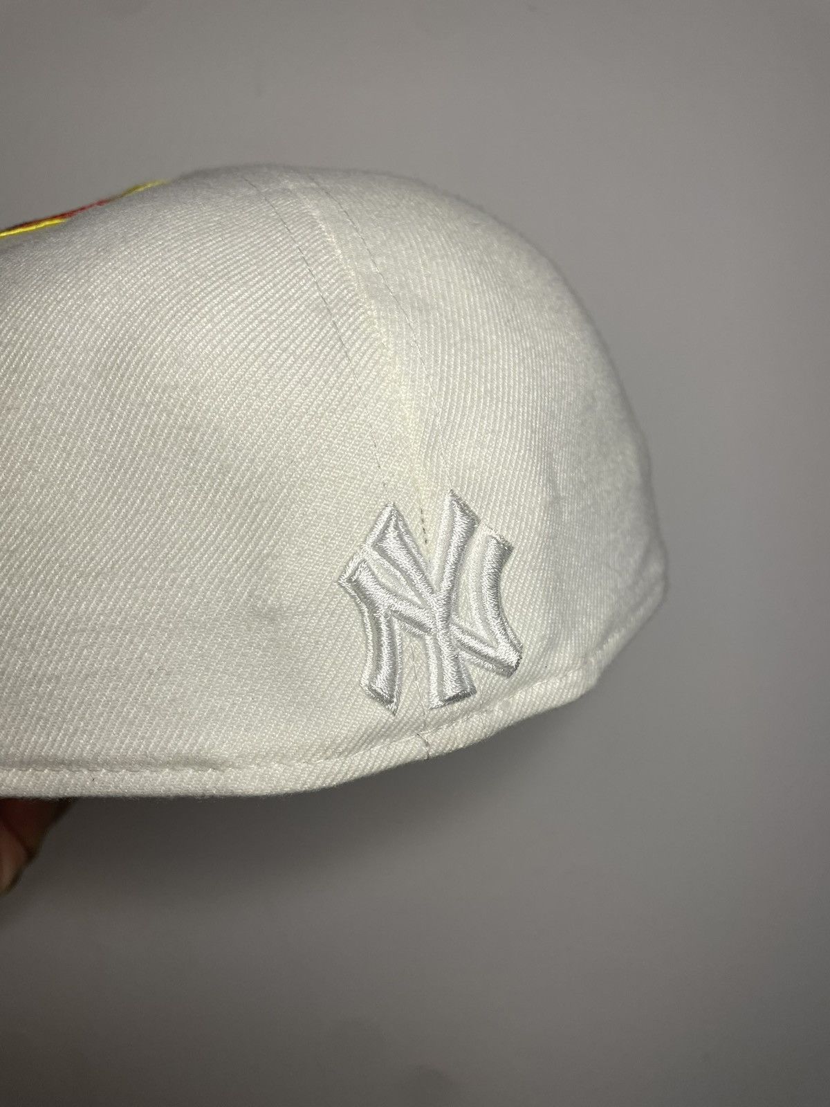 New Era Sz. 7 1/2 Vintage Y2K New York Yankees Fitted Size ONE SIZE - 5 Thumbnail