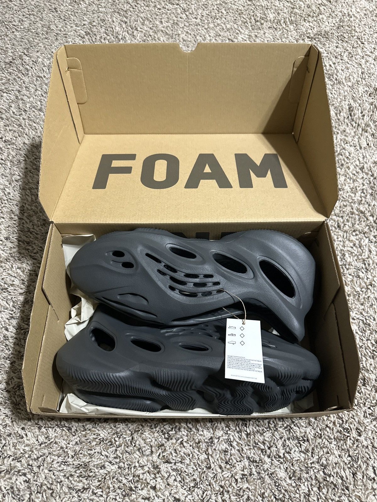 Yeezy Adidas Yeezy Foam RNR Carbon Size US 12 / EU 45 - 1 Thumbnail