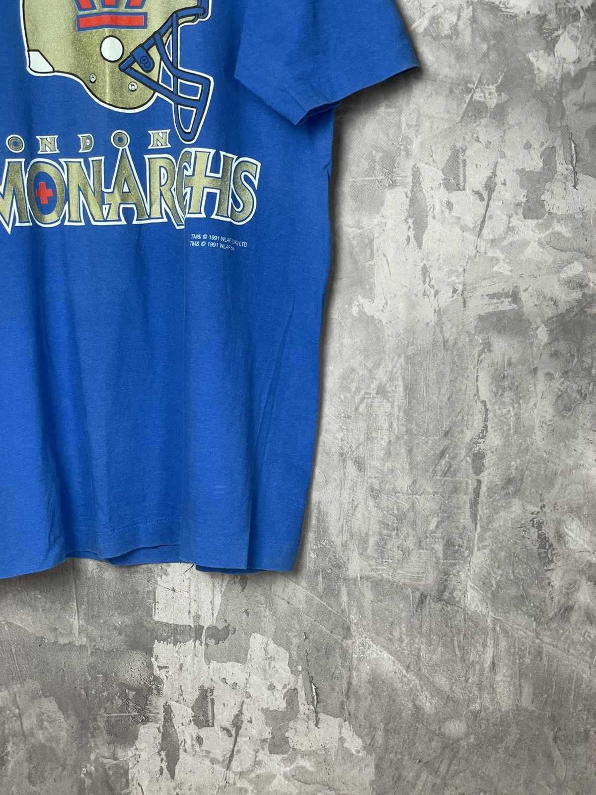 Vintage Vintage 90s London Monarchs Tshirt 1999 NFL Crewneck Size US XL / EU 56 / 4 - 6 Thumbnail