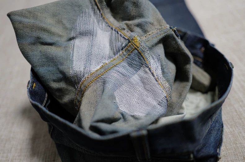 Saint Laurent Paris Saint Laurent Paris Washing oil stains to make old jeans Size 28" / US 6 / IT 42 - 4 Thumbnail