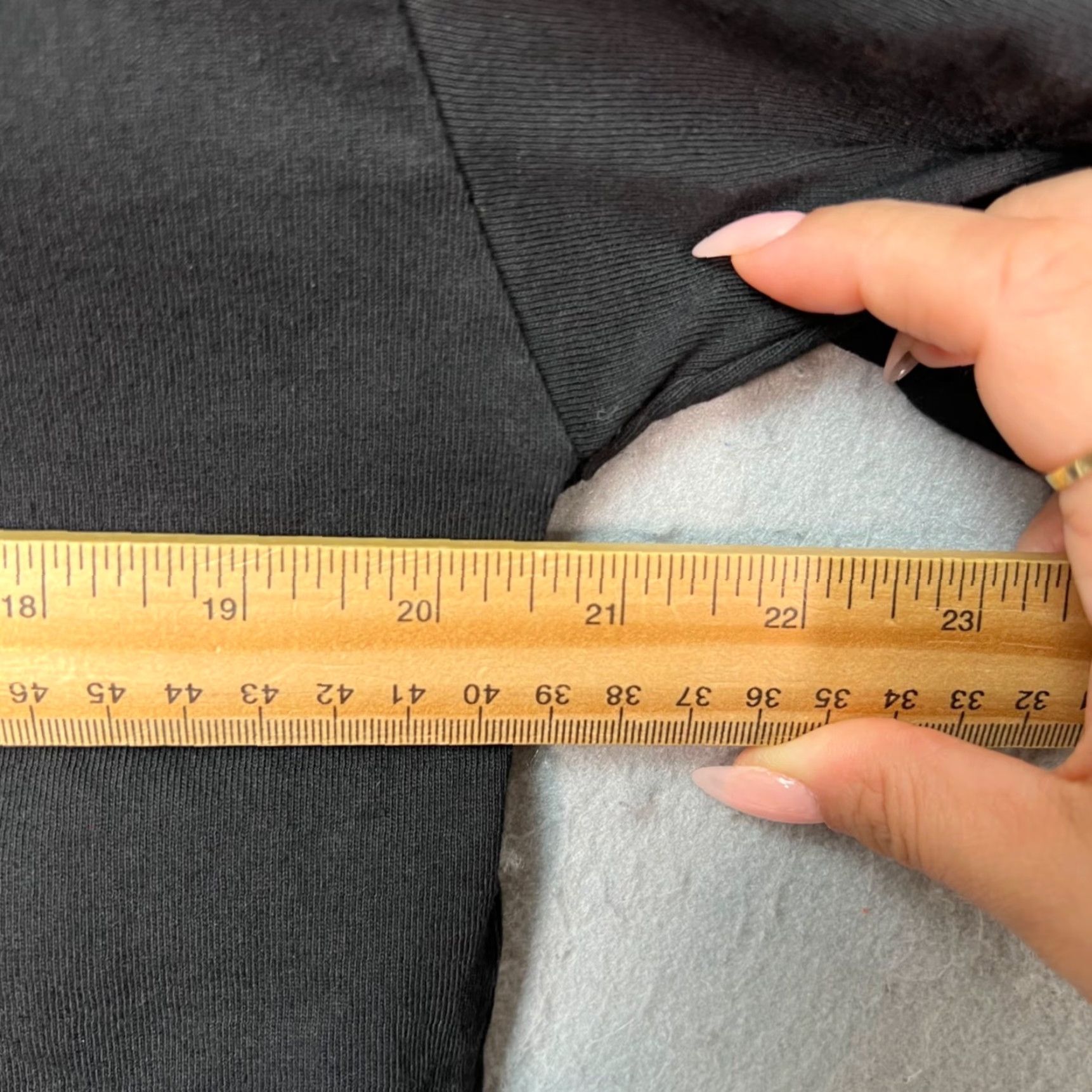 Carpet Company VINTAGE Carpet Company Womens Medium Black Cropped T-Shirt Shirt Cotton Crew Neck Short Sleeve Womens Size M / US 6-8 / IT 42-44 - 5 Thumbnail