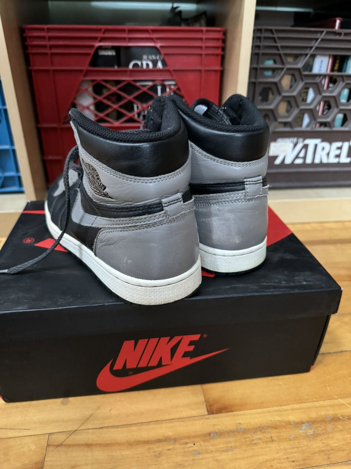 Jordan Brand Air Jordan 1 High OG "Shadow" 2018 Size US 8 / EU 41 - 4 Thumbnail