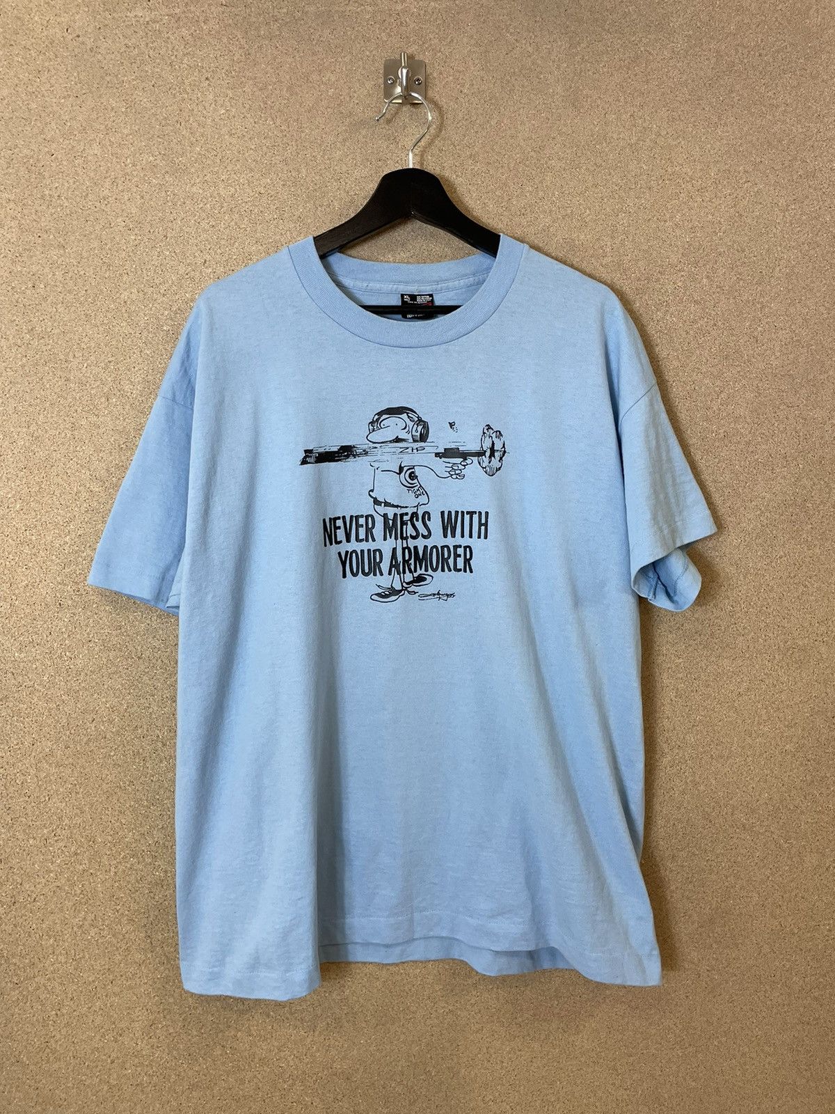 Vintage Vintage 1990s ”Never mess With your armorer” T-Shirt - XL Size US XL / EU 56 / 4 - 1 Thumbnail