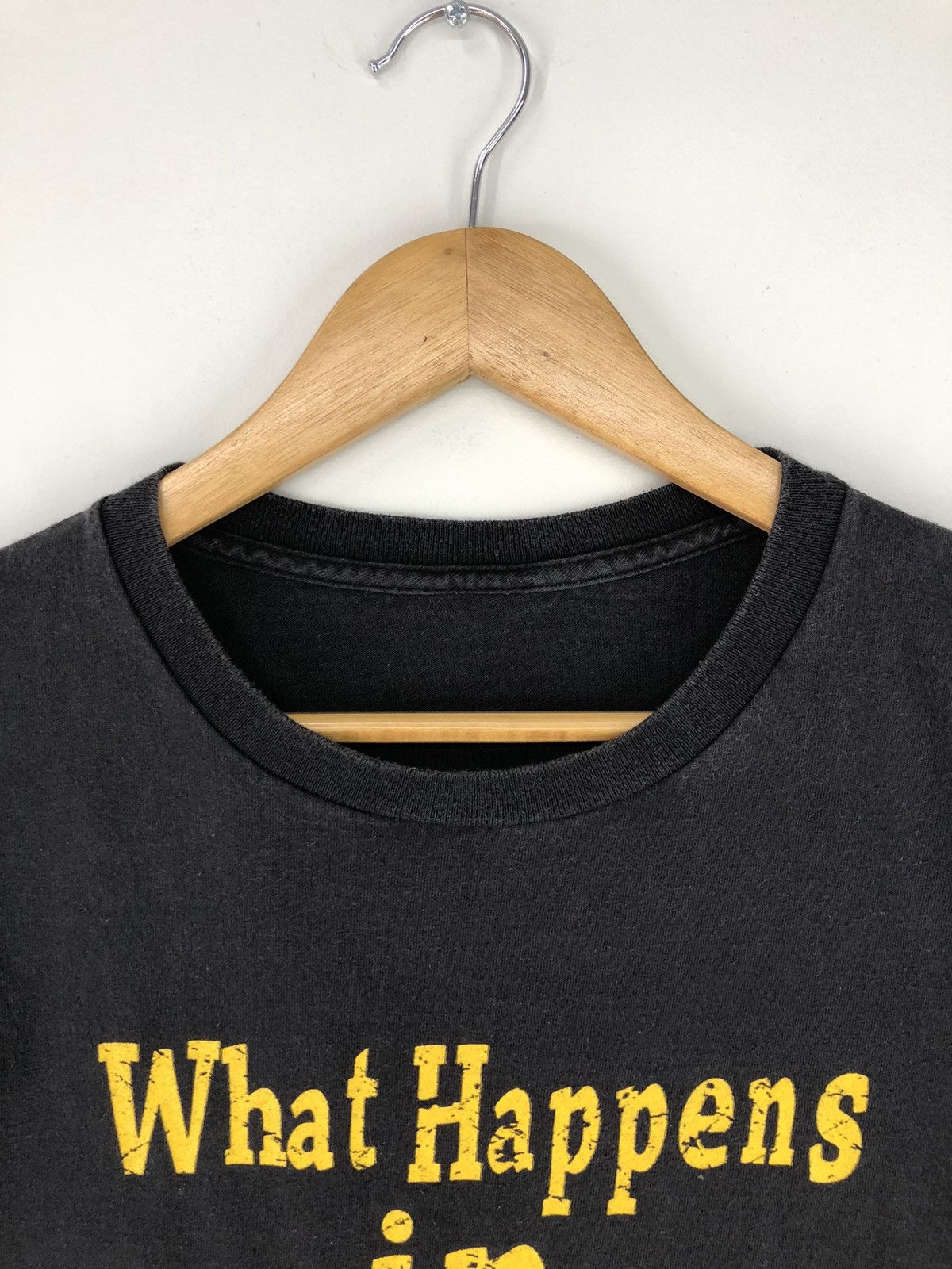 Vintage Vintage Y2K What Happens In Vegas Stays In Vegas Tshirt Size US XL / EU 56 / 4 - 5 Thumbnail