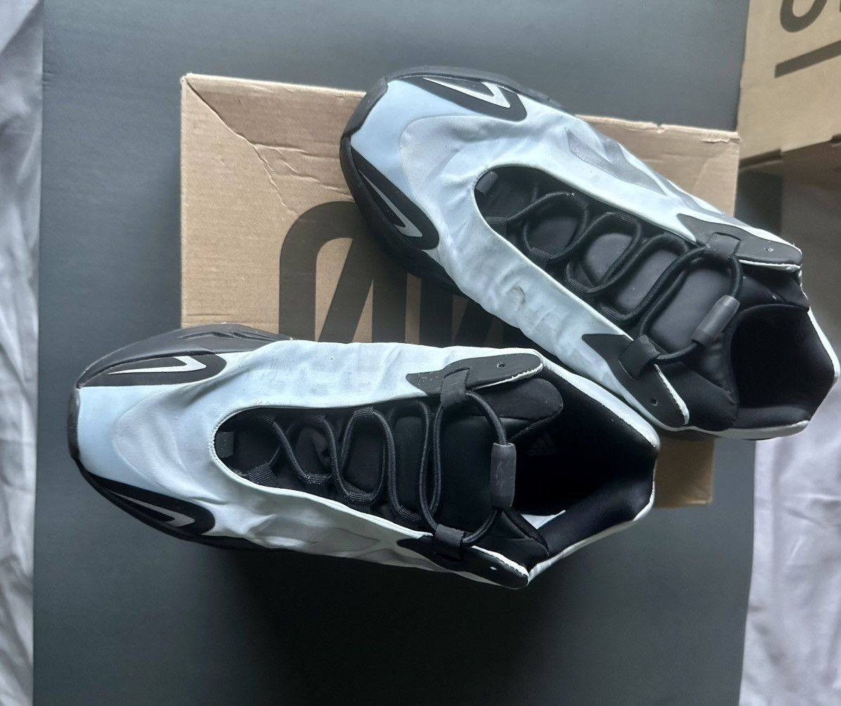 Yeezy Yeezy 700 MNVN light blue (blutin) Size US 9.5 / EU 42-43 - 2 Thumbnail