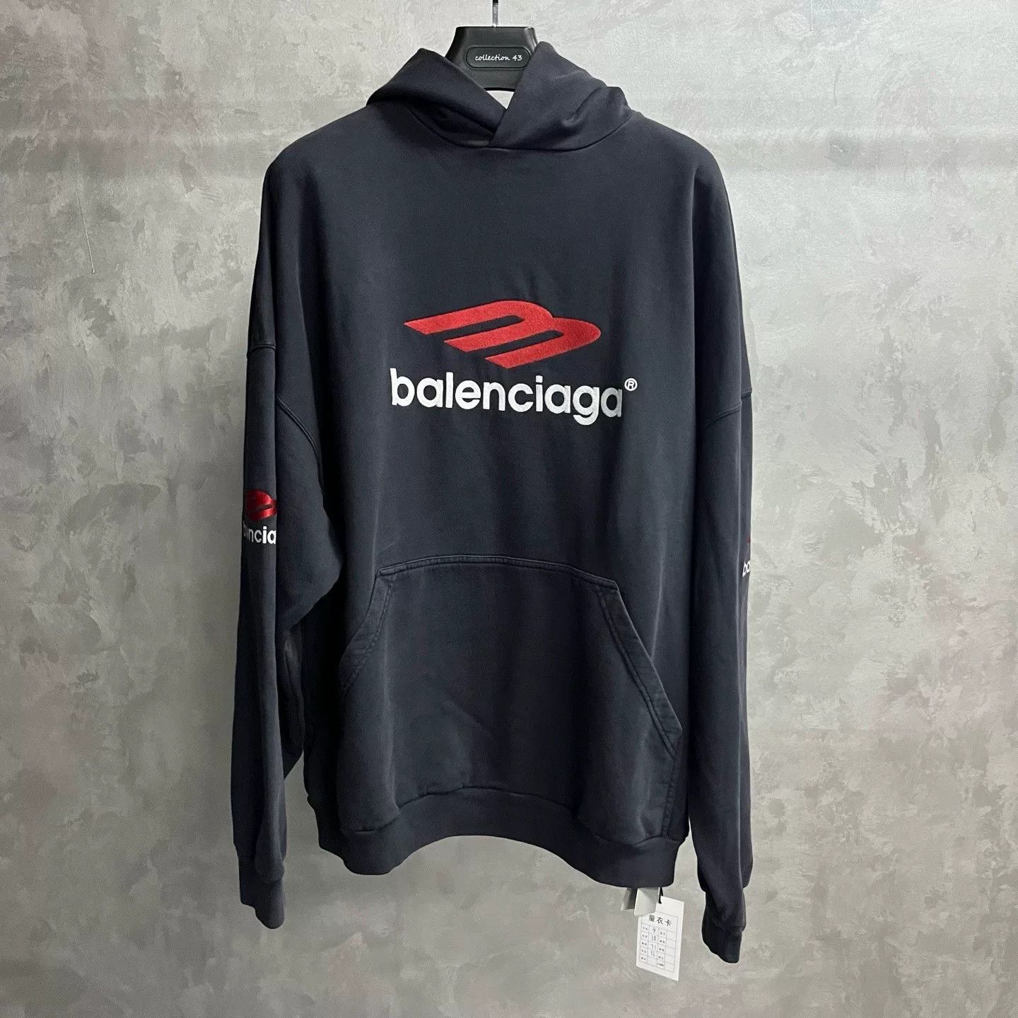 Balenciaga Balenciaga Casual Printed Black Hoodie xs Men Size US XS / EU 42 / 0 - 1 Thumbnail