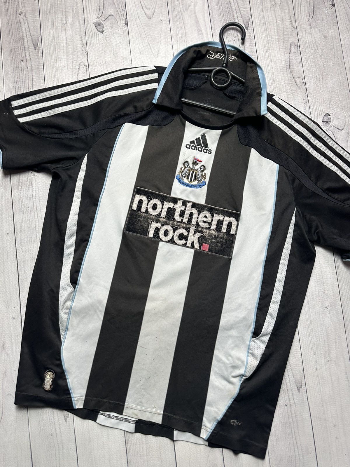 Adidas × Vintage Vintage adidas New Castle United soccer jersey size M Size US M / EU 48-50 / 2 - 2 Thumbnail