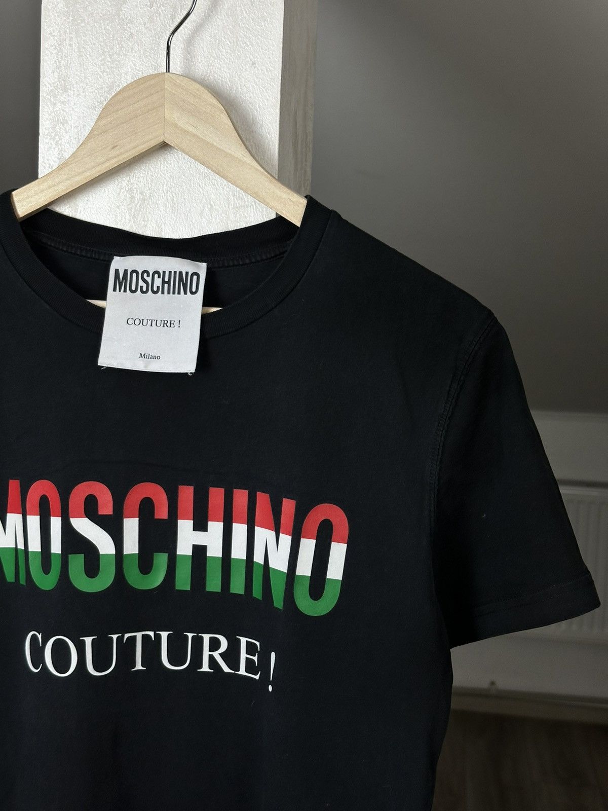 Designer Moschino Logo Black Luxury Tee Size US M / EU 48-50 / 2 - 3 Thumbnail