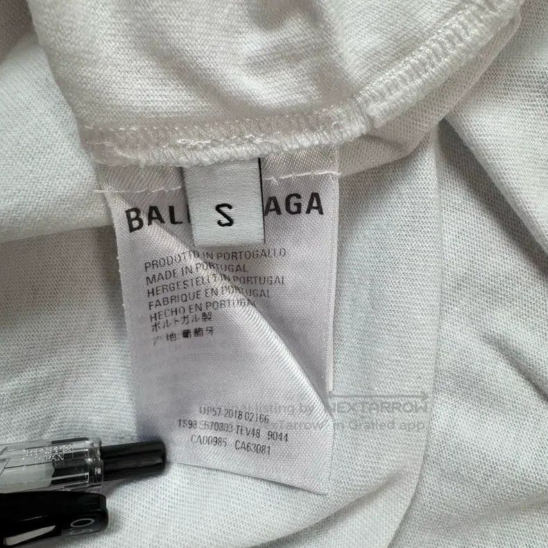 Balenciaga Balenciaga White lock short-sleeve Size US S / EU 44-46 / 1 - 4 Thumbnail
