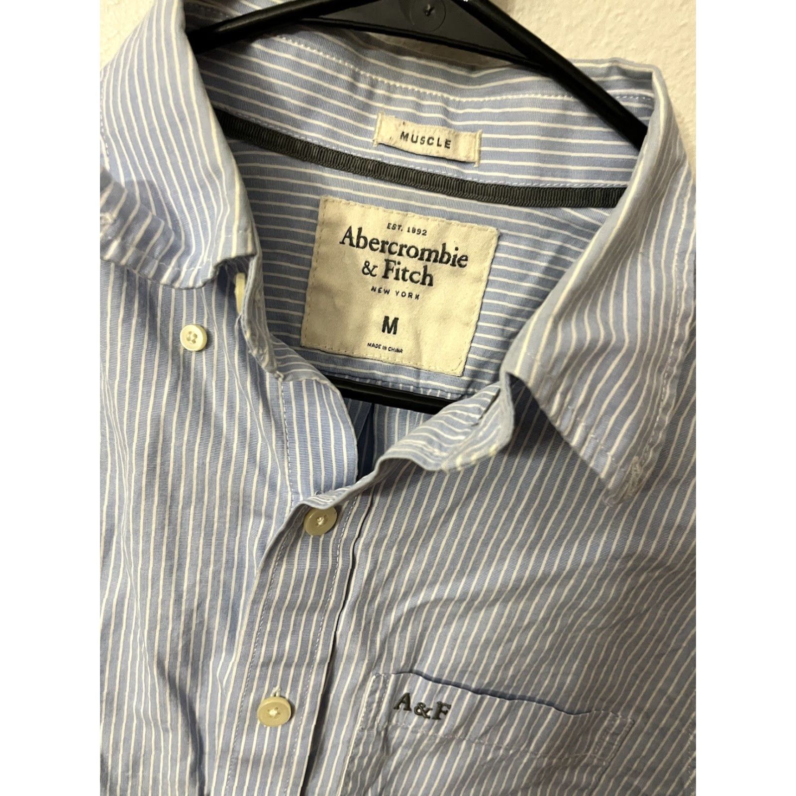 Abercrombie & Fitch VINTAGE Abercrombie & Fitch Blue Striped Button Shirt Muscle Fit Men's Size Medium Size US M / EU 48-50 / 2 - 2 Thumbnail