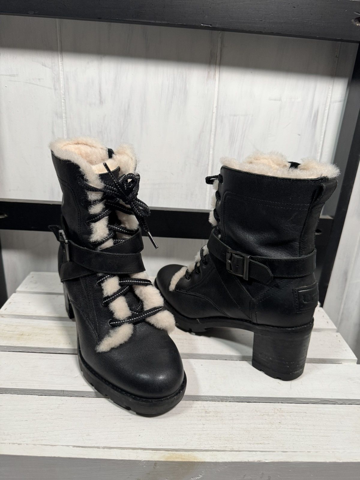 Ugg Ugg INGRID Sheepskin/Lined BLACK Leather Boots, Size 6.5/37 Size US 6.5 / IT 36.5 - 4 Thumbnail