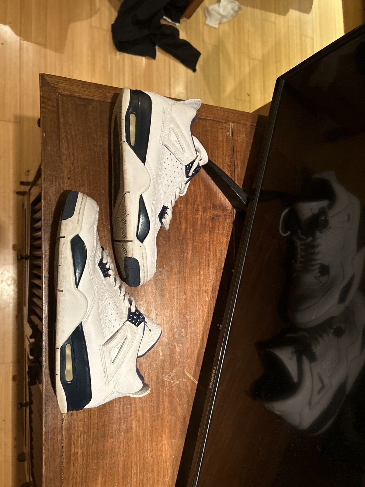 Jordan Brand Jordan 4 Retro Columbia Size US 10 / EU 43 - 1 Thumbnail