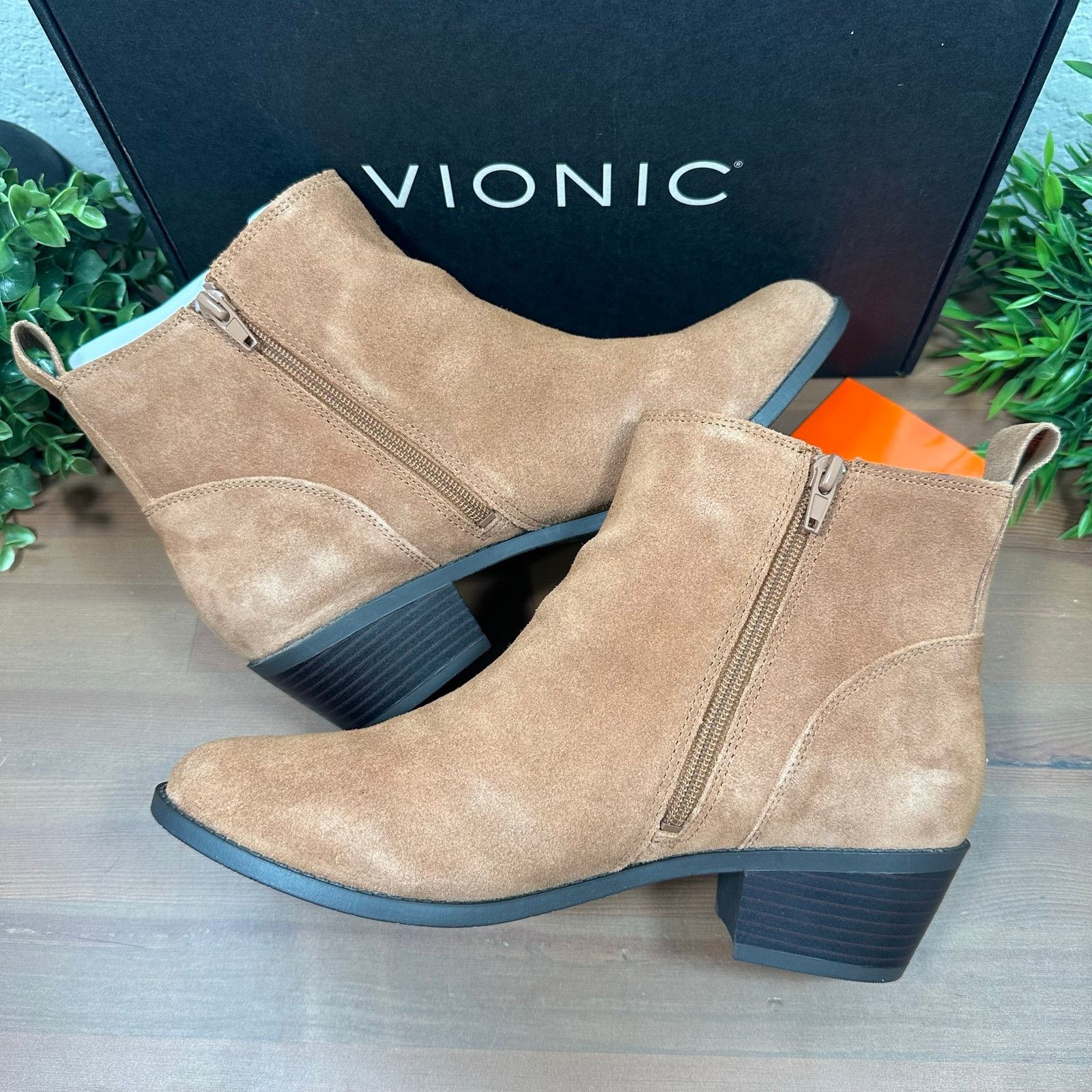 Vionic Vionic Roseland Wide Water-Repellent Suede Ankle Boots Size US 9.5 / IT 39.5 - 5 Thumbnail