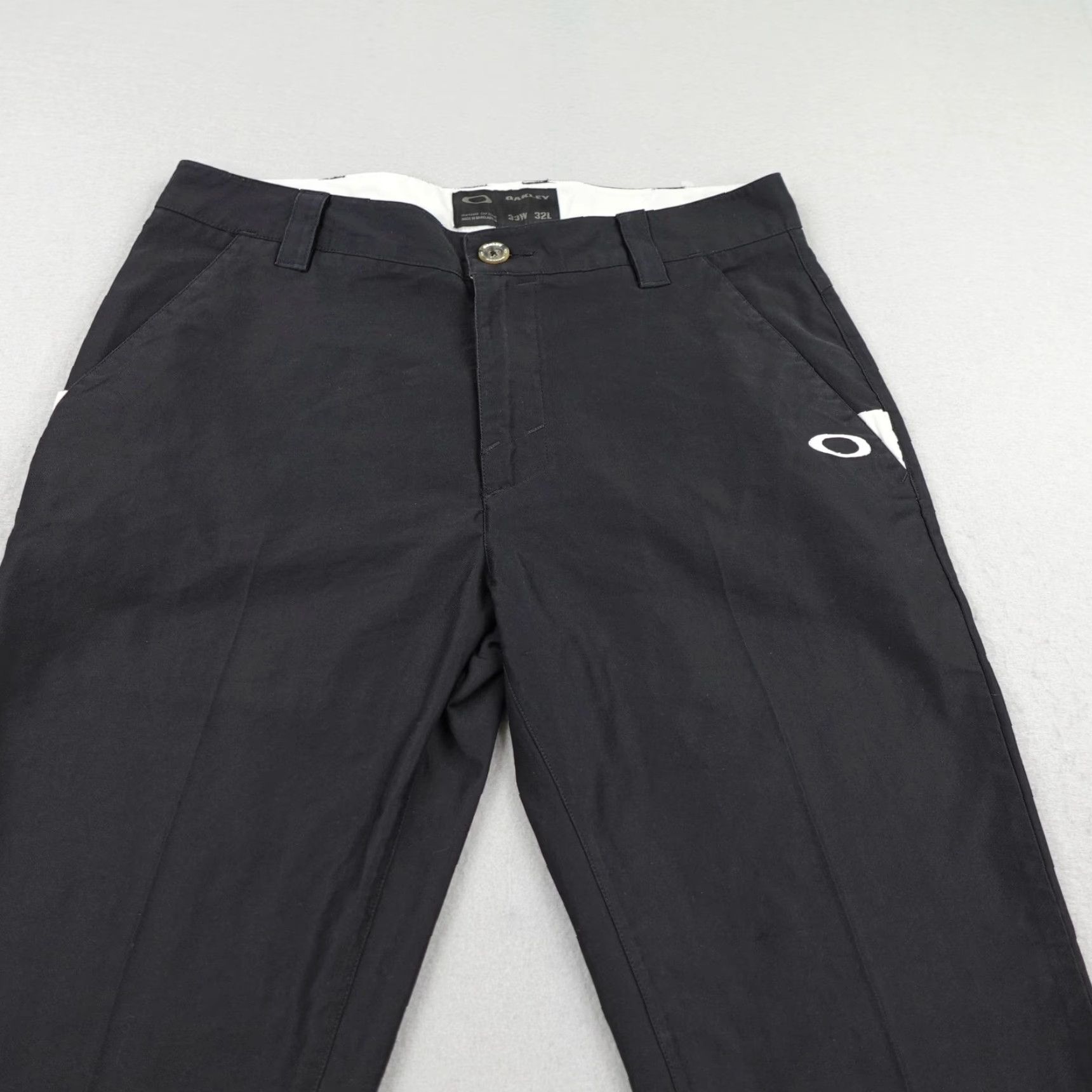 Oakley Oakley Pants Men 33x32 Black Chino Golf Regular Straight Leg Cotton Blend Slacks Size US 33 - 2 Thumbnail