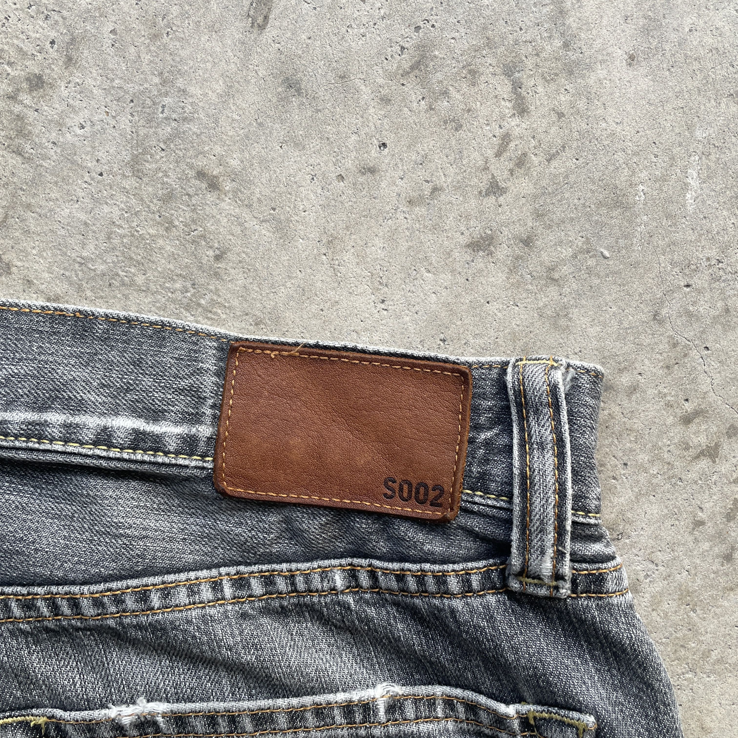 Japanese Brand VINTAGE JAPAN BLACK FADED DENIM DISTRESSED JEANS PANTS W35 Size US 35 - 8 Thumbnail