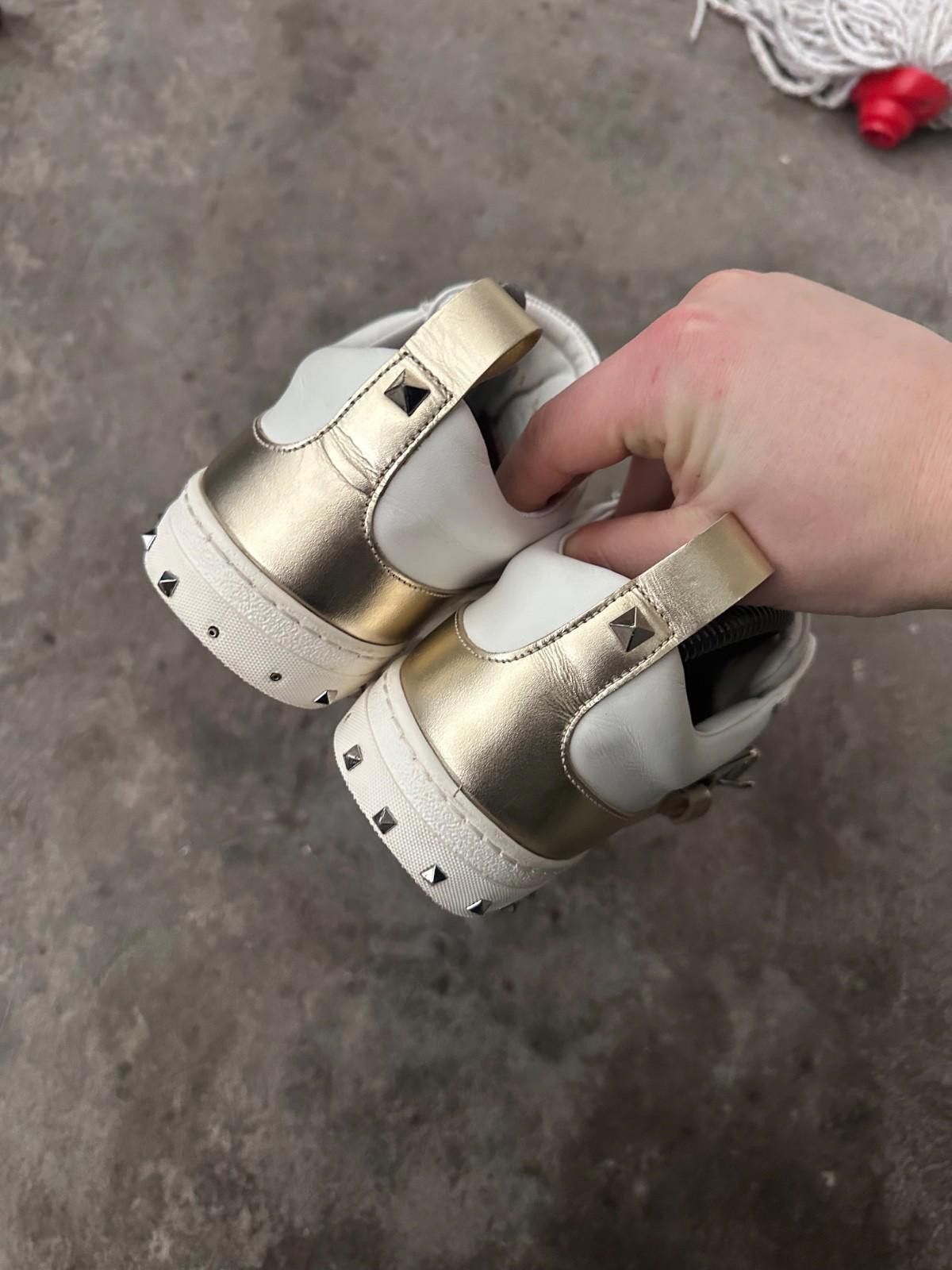 Valentino Valentino Garavani White Leather Gold Buckle Trainers 38.5 Size US 5.5 / IT 35.5 - 5 Thumbnail
