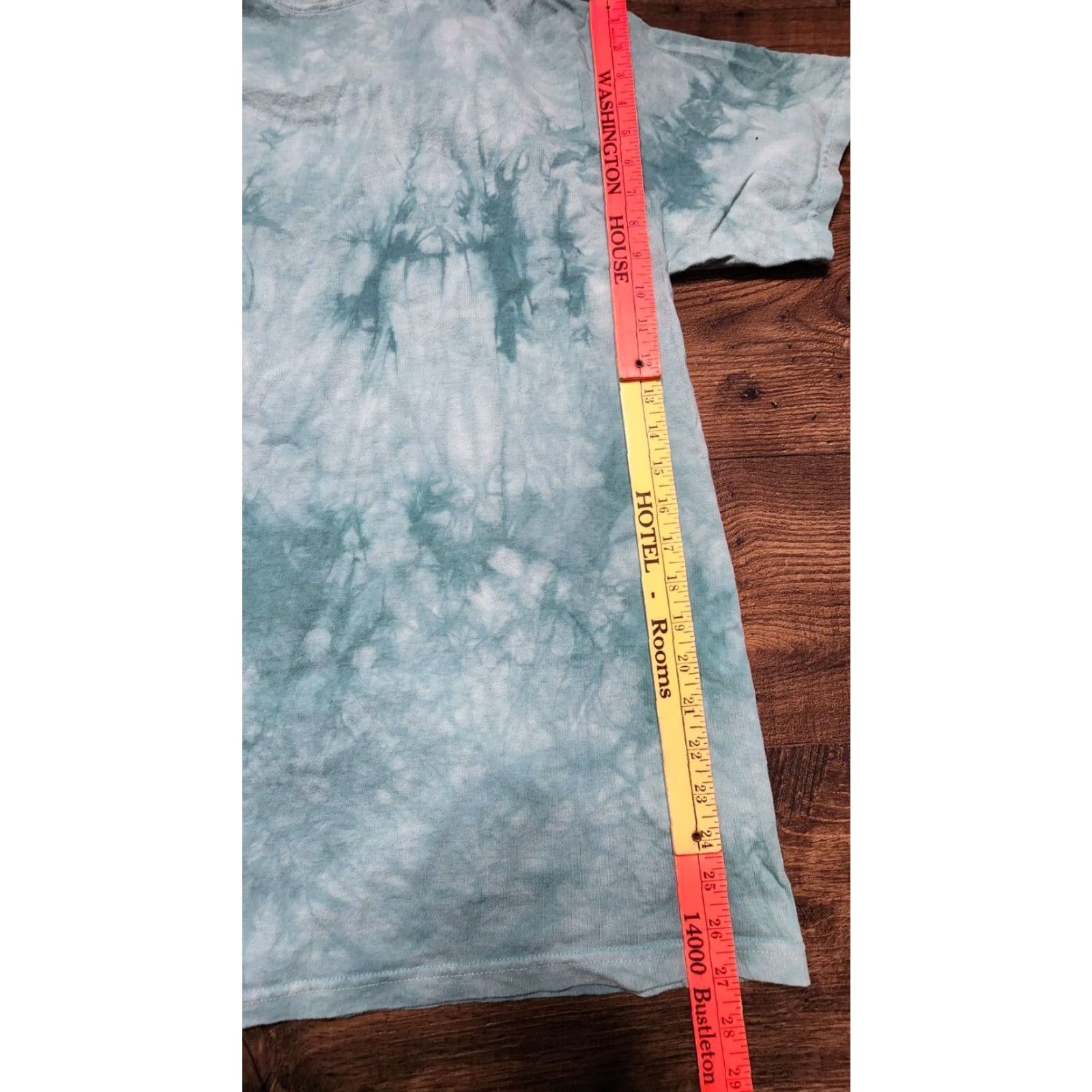 The Mountain VINTAGE The Mountain T-Shirt Adult Medium Blue Tie Dye Gecko 3D David Penfound Mens L Shirts (Graphic Print) Size US L / EU 52-54 / 3 - 3 Thumbnail