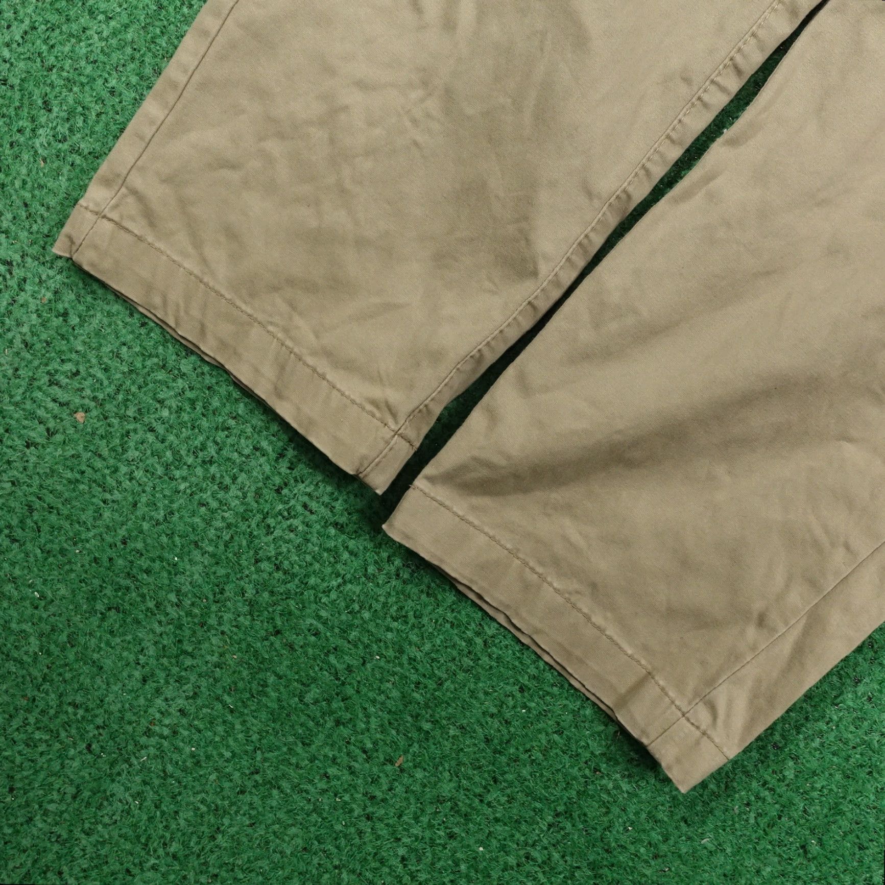 Lee LEE Beig e Khaki Chino Pants Mens 38x30 X-Treme Comfort Regular Inseam 30 - Flat Front, Beltless, Pre-Owned, Size 38 Regular Mens Size US 38 / EU 54 - 3 Thumbnail