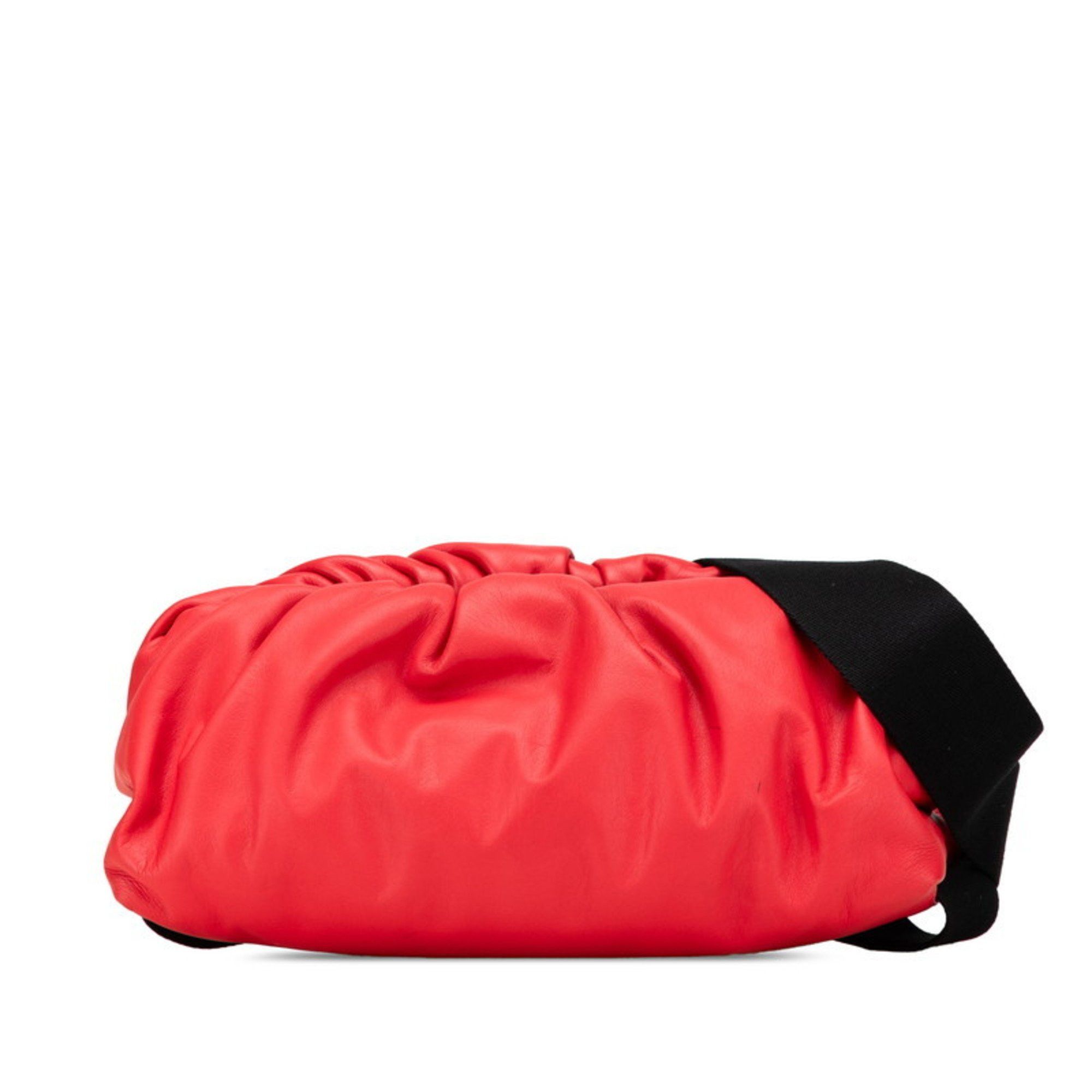 Bottega Veneta The Pouch Body Bag in Red and Black Leather for Women