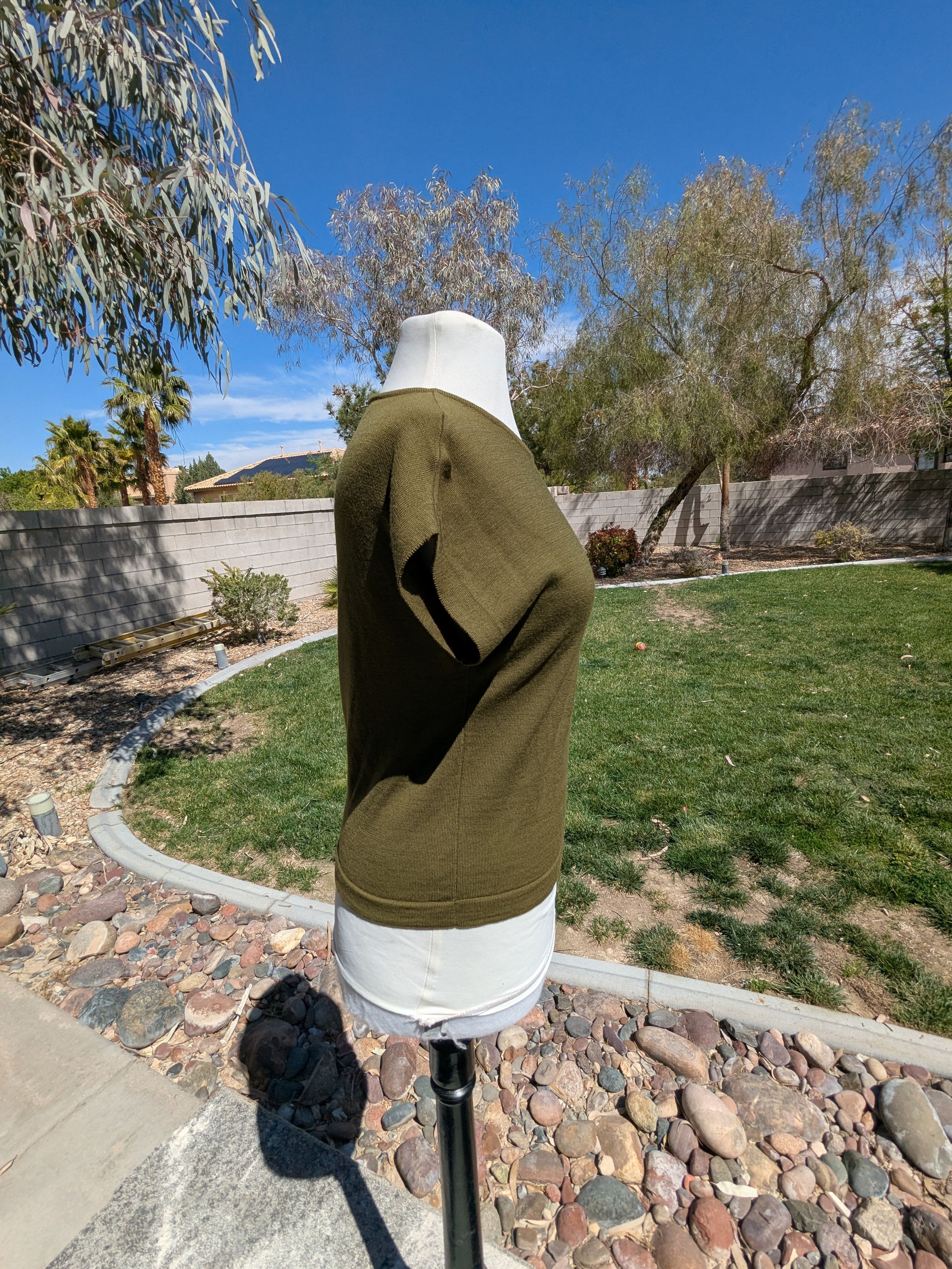 Vintage Vintage Olive 1960s Wool Pullover Scoop-Neck Med Top Size M / US 6-8 / IT 42-44 - 2 Thumbnail