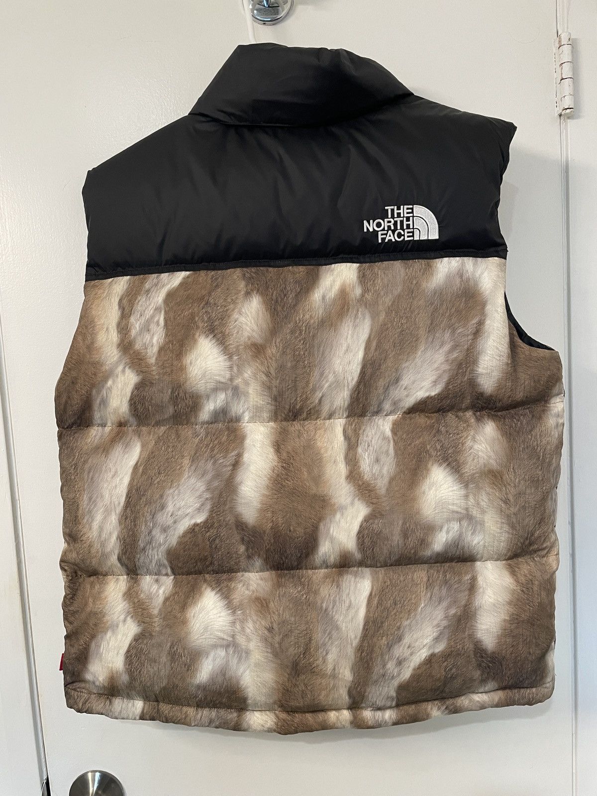 Supreme × The North Face Supreme The North Face Nuptse Vest Fur Size US M / EU 48-50 / 2 - 11 Thumbnail