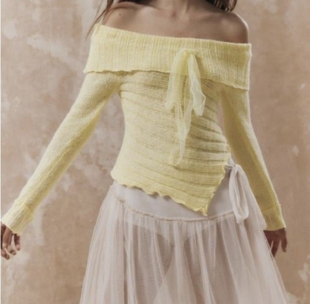 Other Off the Shoulder Bow Sweater Size XS / US 0-2 / IT 36-38 - 1 Thumbnail