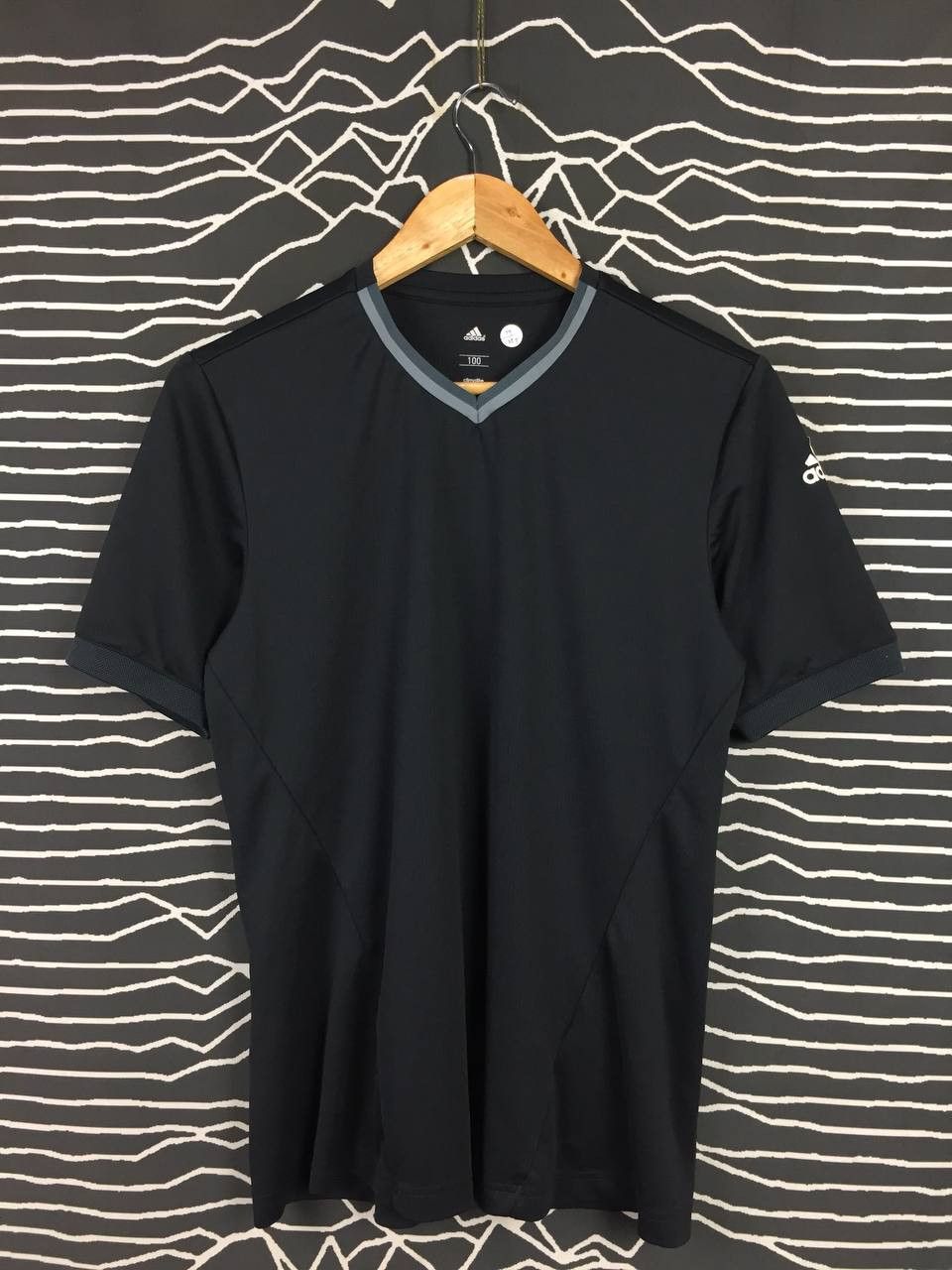 Adidas × Vintage Adidas Climalite Activewear V-Neck Jersey Size US M / EU 48-50 / 2 - 2 Thumbnail