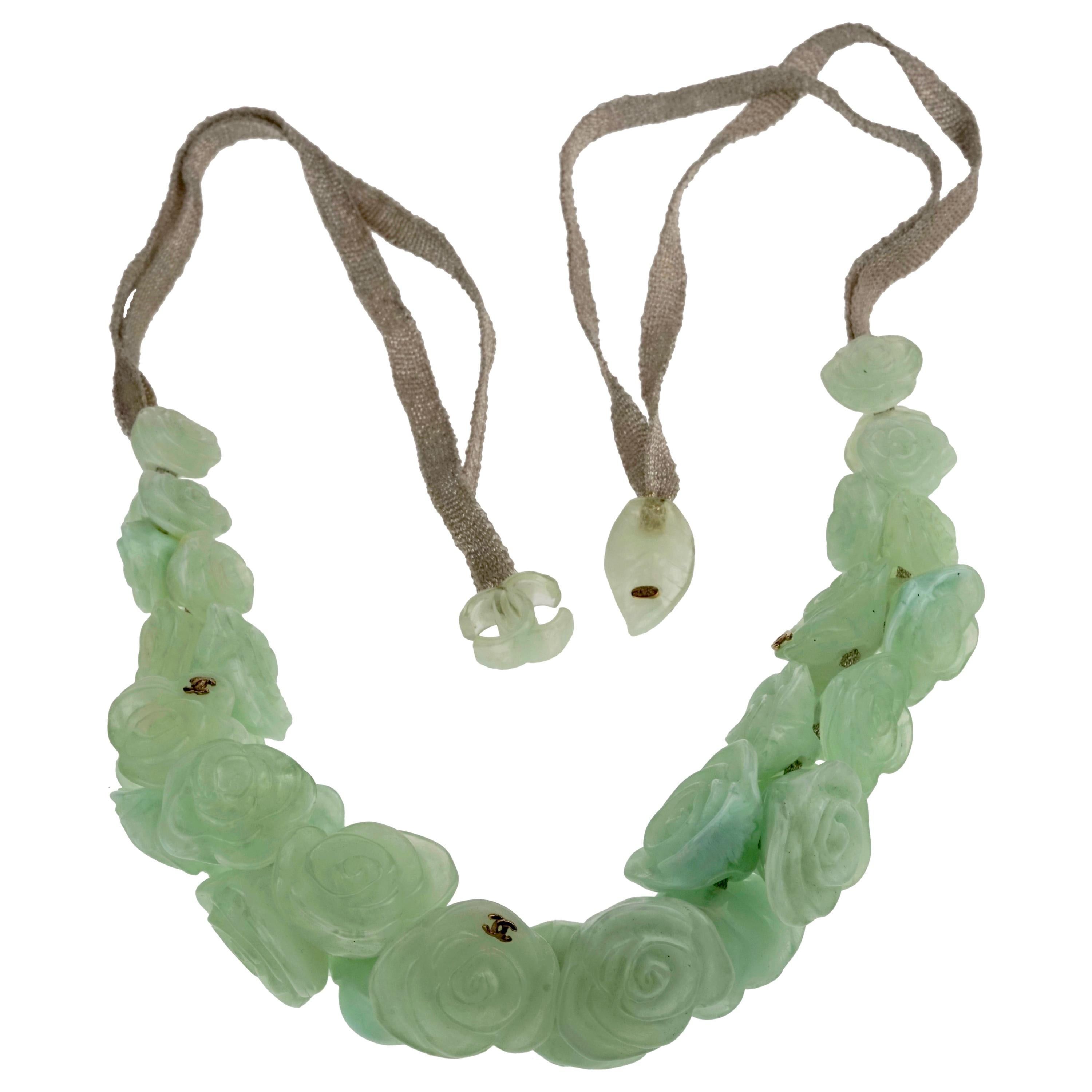 Chanel o1tko10125 Size: OS / Logo Camellia Resin Flower Necklace Size ONE SIZE - 1 Thumbnail