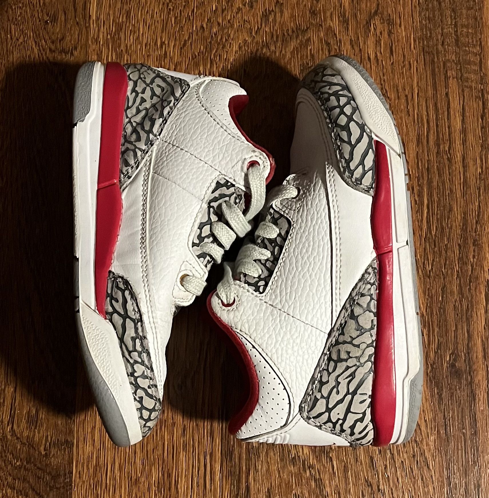 Jordan Brand Jordan 3 Retro Cardinal Toddler Sneakers Size 12.5C Size US 12.5 / EU 45-46 - 4 Thumbnail