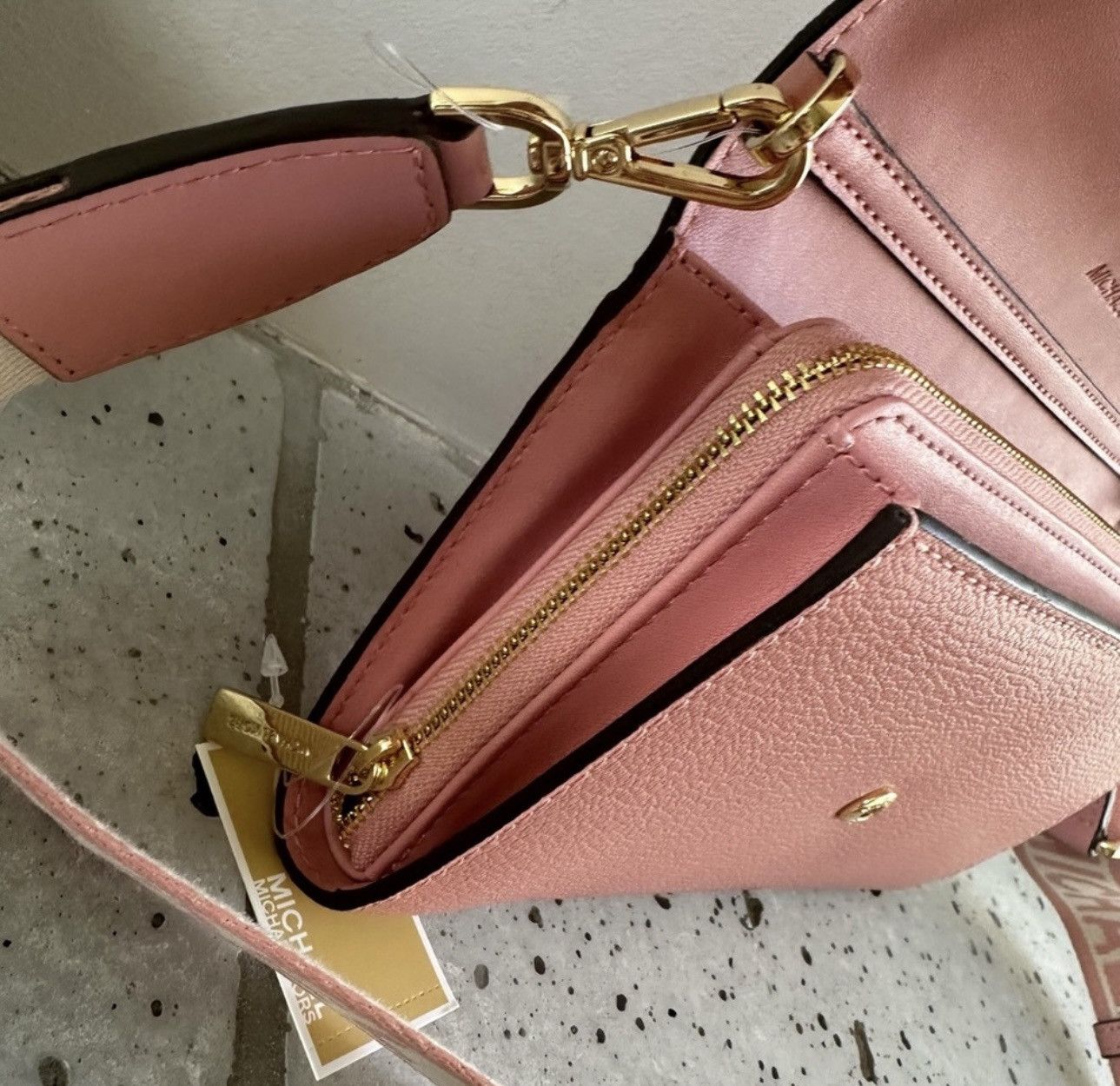 Michael Kors NWT Michael Kors Jet Set Large Leather Crossbody Bag Size ONE SIZE - 5 Thumbnail