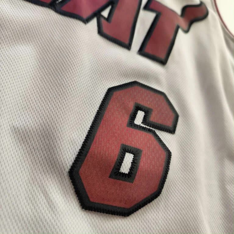 Adidas Miami Heat LeBron James Adidas Swingman home NBA jersey S Size US S / EU 44-46 / 1 - 5 Thumbnail