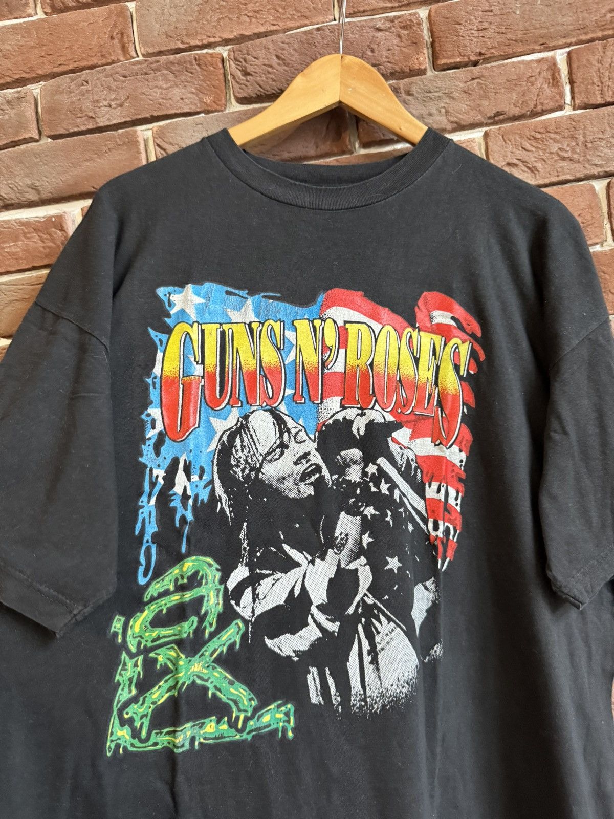 Band Tees Vintage 90s Guns N Roses Axl Rose Rock Band Shirt Black Size US XL / EU 56 / 4 - 2 Thumbnail