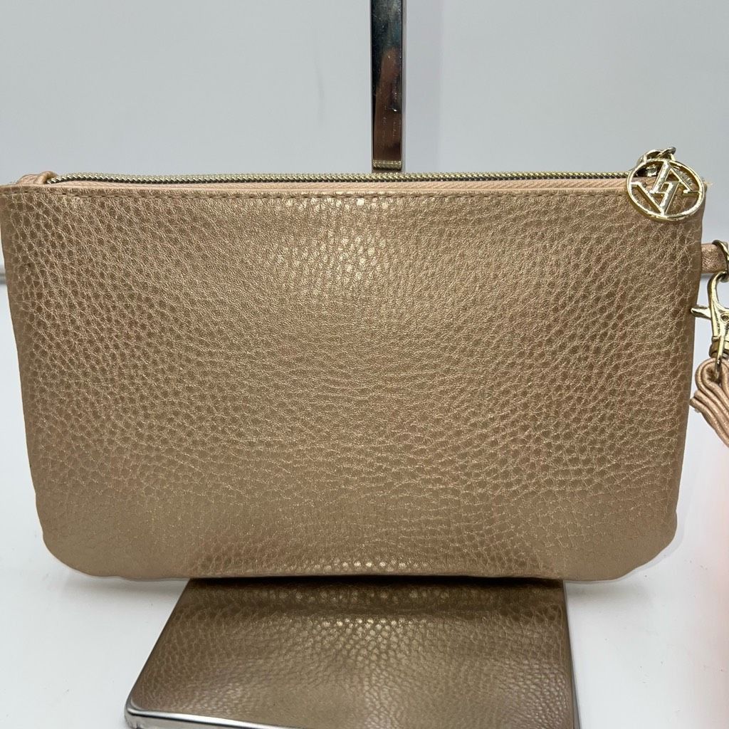 Other Adrienne Vittadini Charging Zip Around Wristlet Size ONE SIZE - 3 Thumbnail