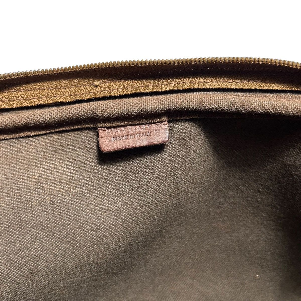 Burberry Vintage Burberrys Leather Shoulder Bag /Crossbody Bag Size ONE SIZE - 11 Thumbnail